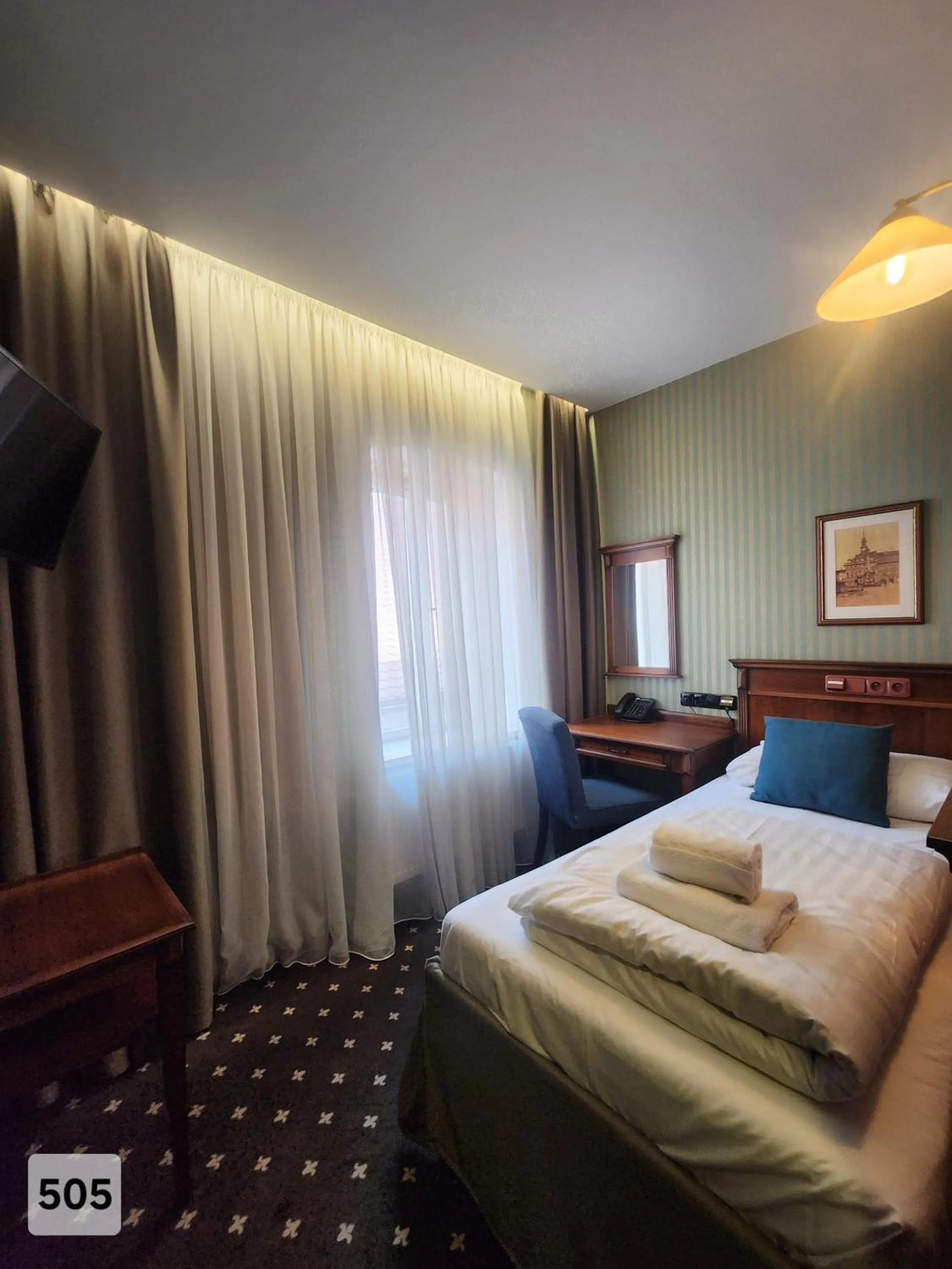 Bed in City Hotel Morris