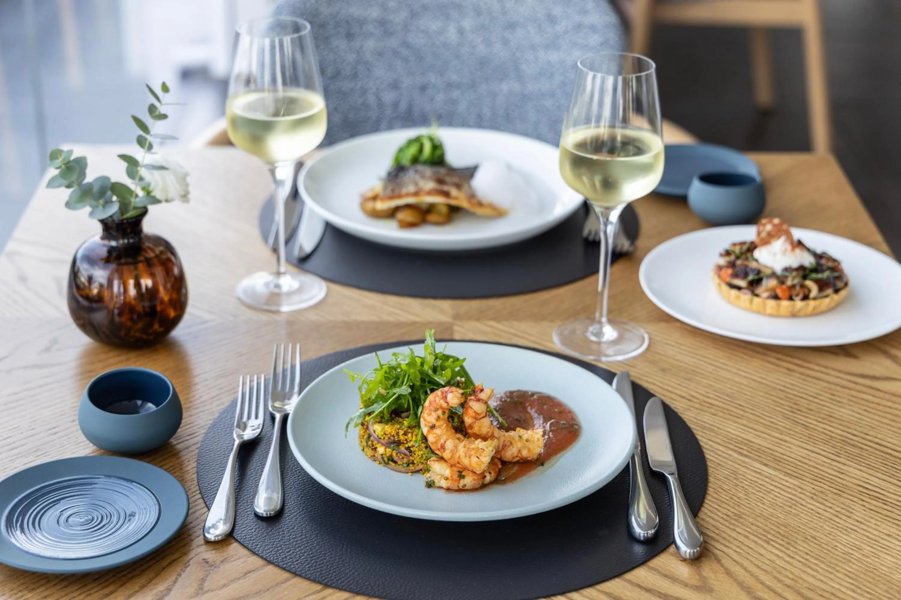 Restaurant/places to eat in Amalia Hotel Athens