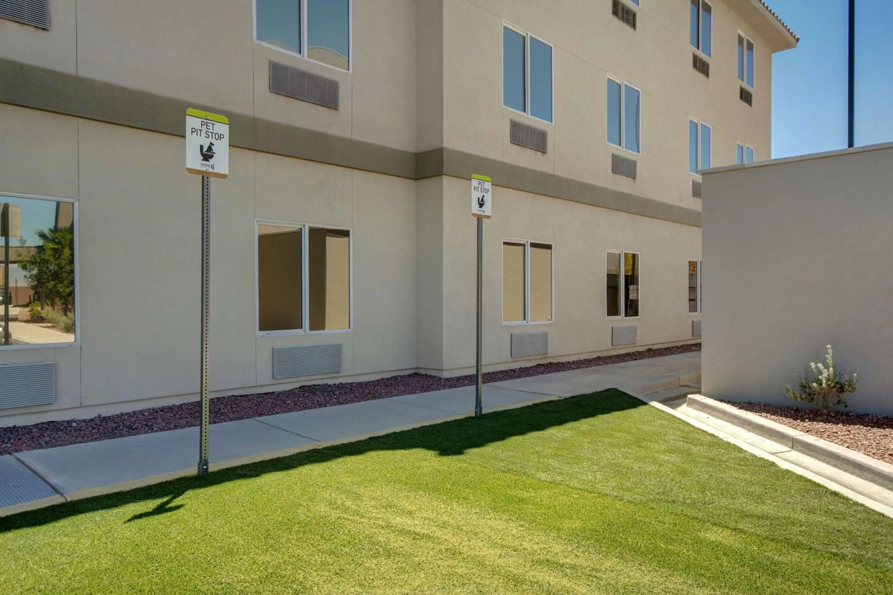 Property building in Home2 Suites By Hilton Las Vegas North