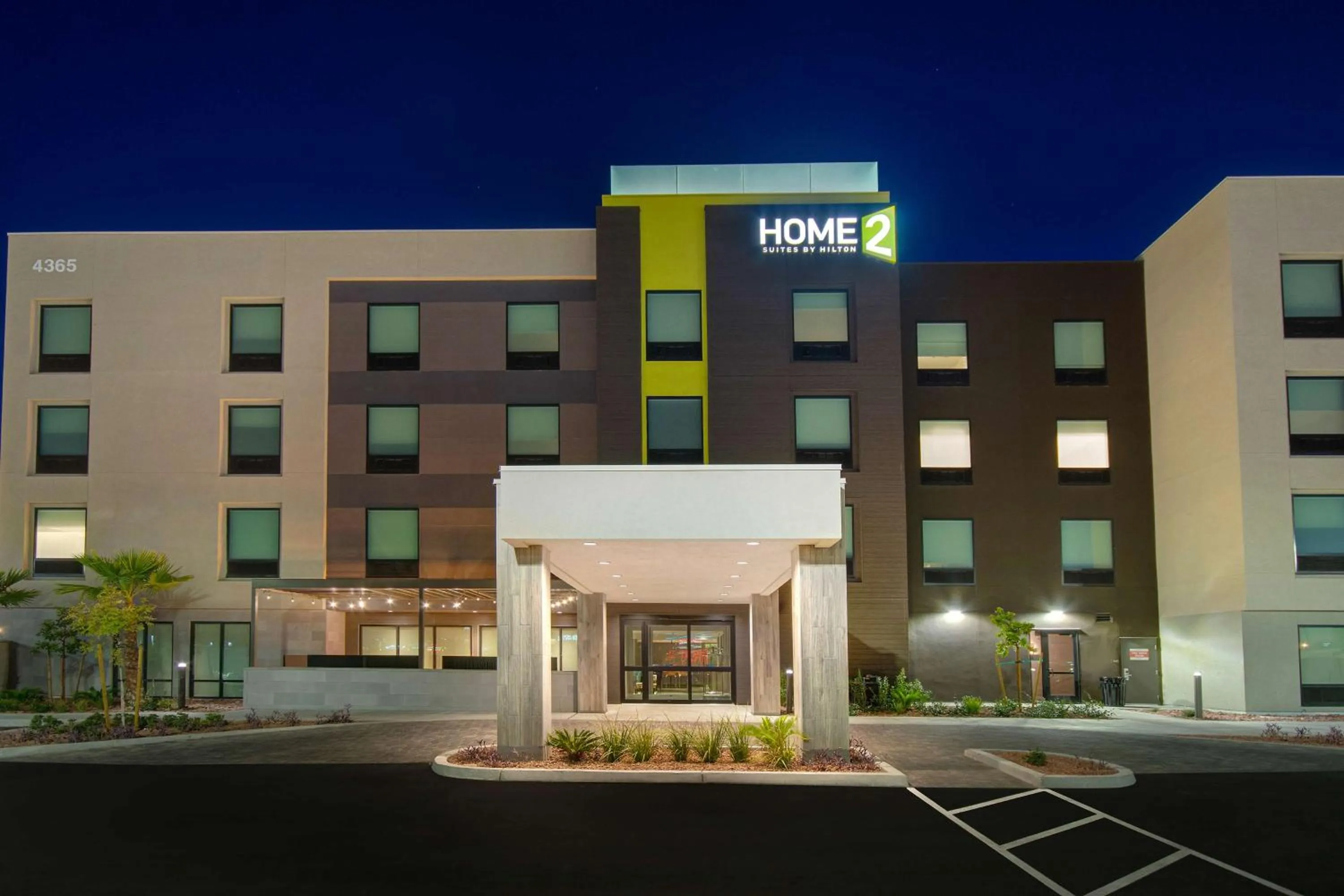 Property building in Home2 Suites By Hilton Las Vegas North