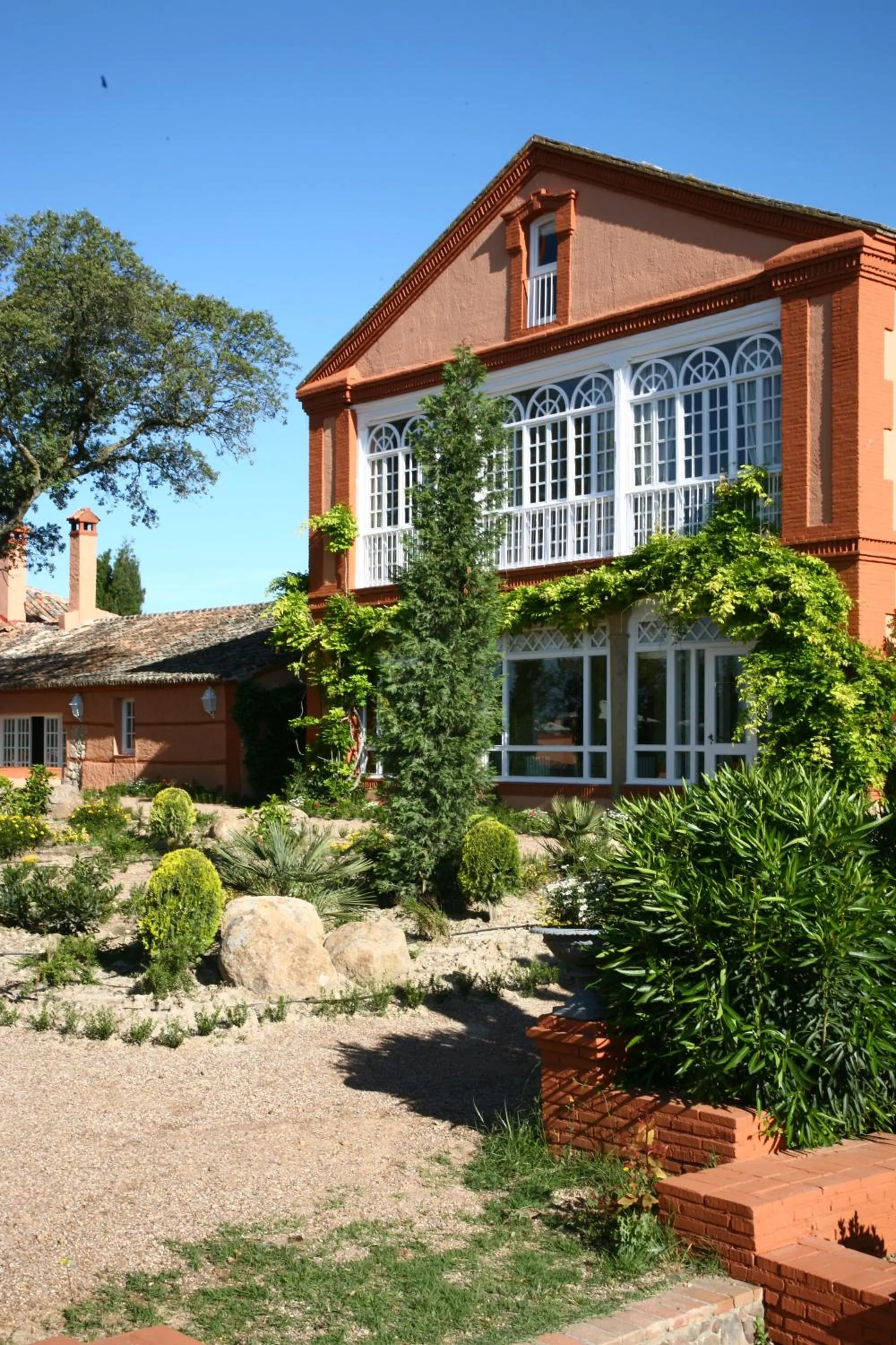 Property building in Hotel Valdepalacios Gourmand 5* GL