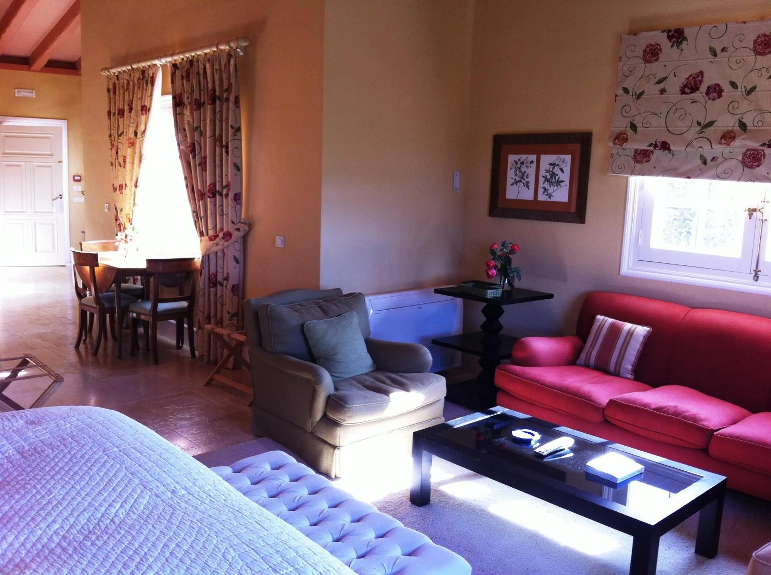 Photo of the whole room in Hotel Valdepalacios Gourmand 5* GL