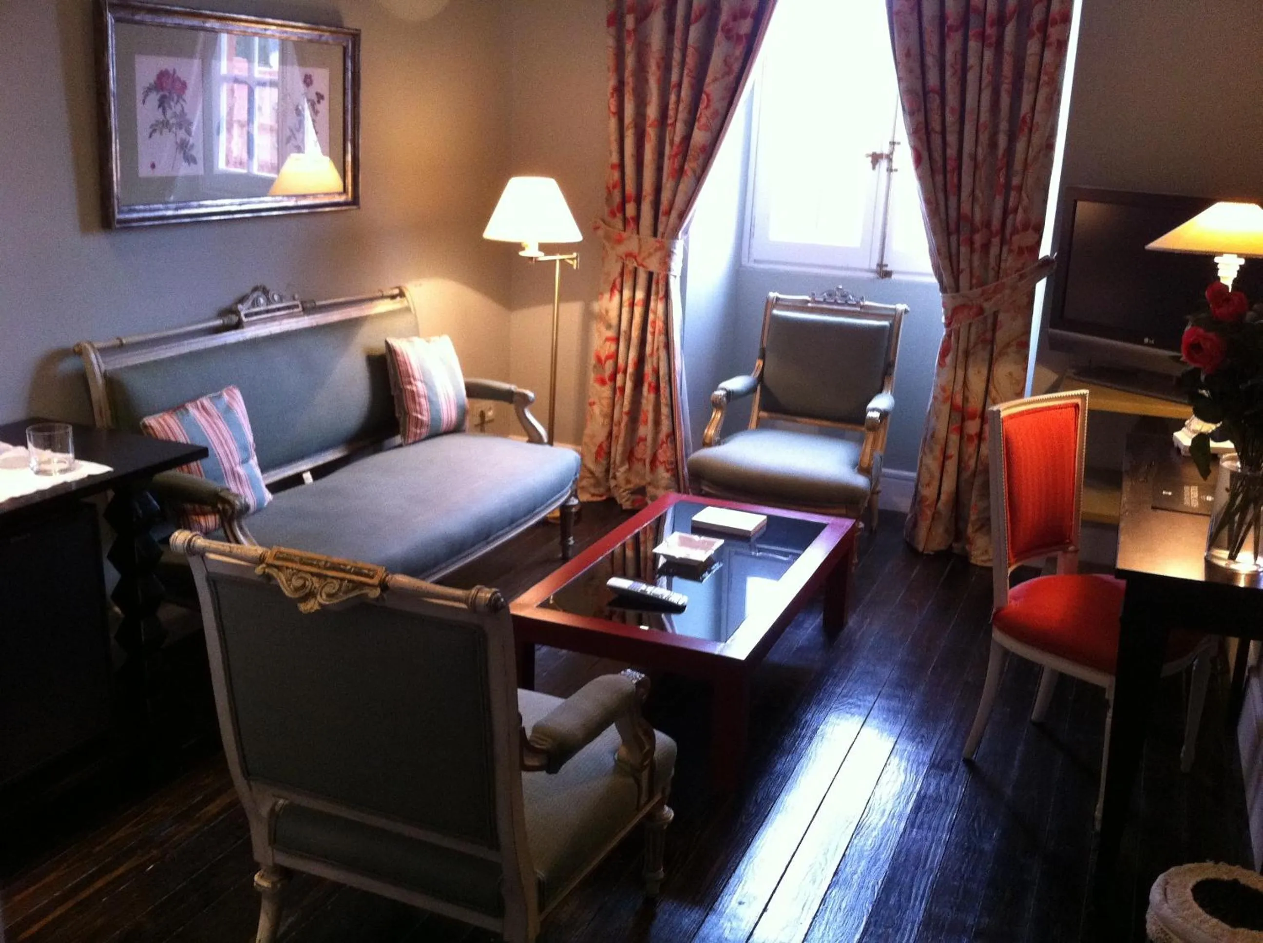 Communal lounge/ TV room in Hotel Valdepalacios Gourmand 5* GL