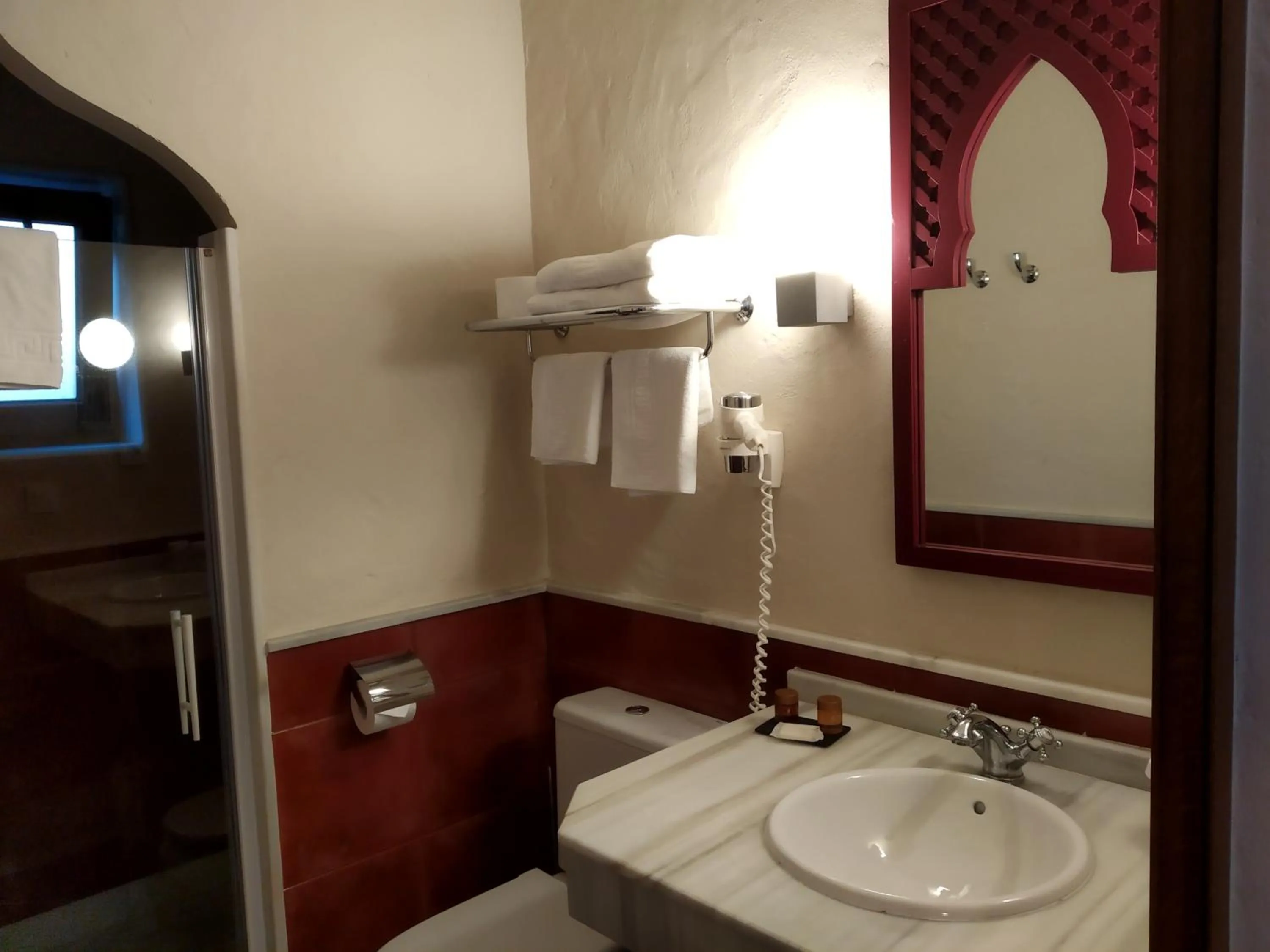 Bathroom in Beach Hotel Dos Mares