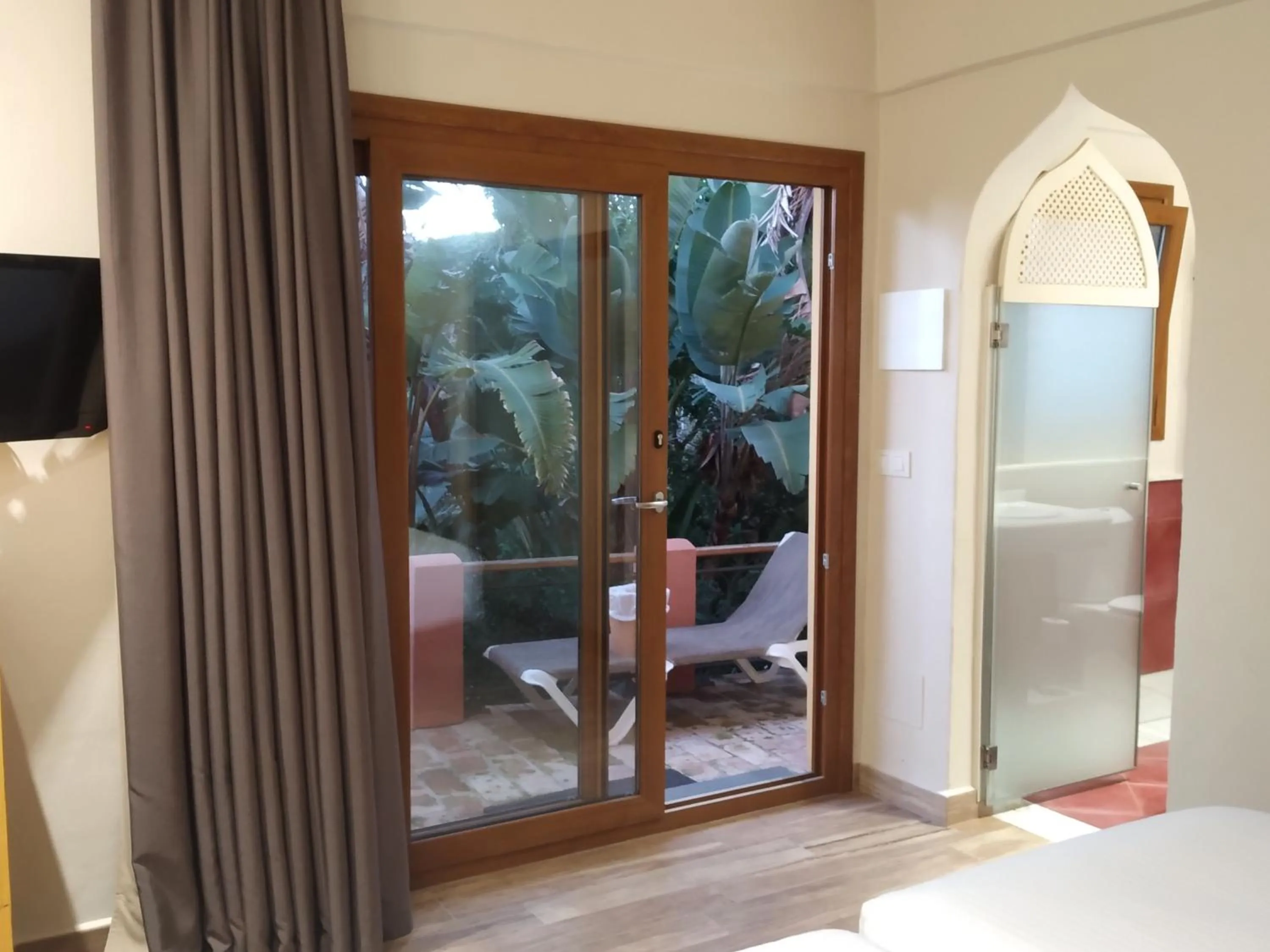 Street view in Beach Hotel Dos Mares