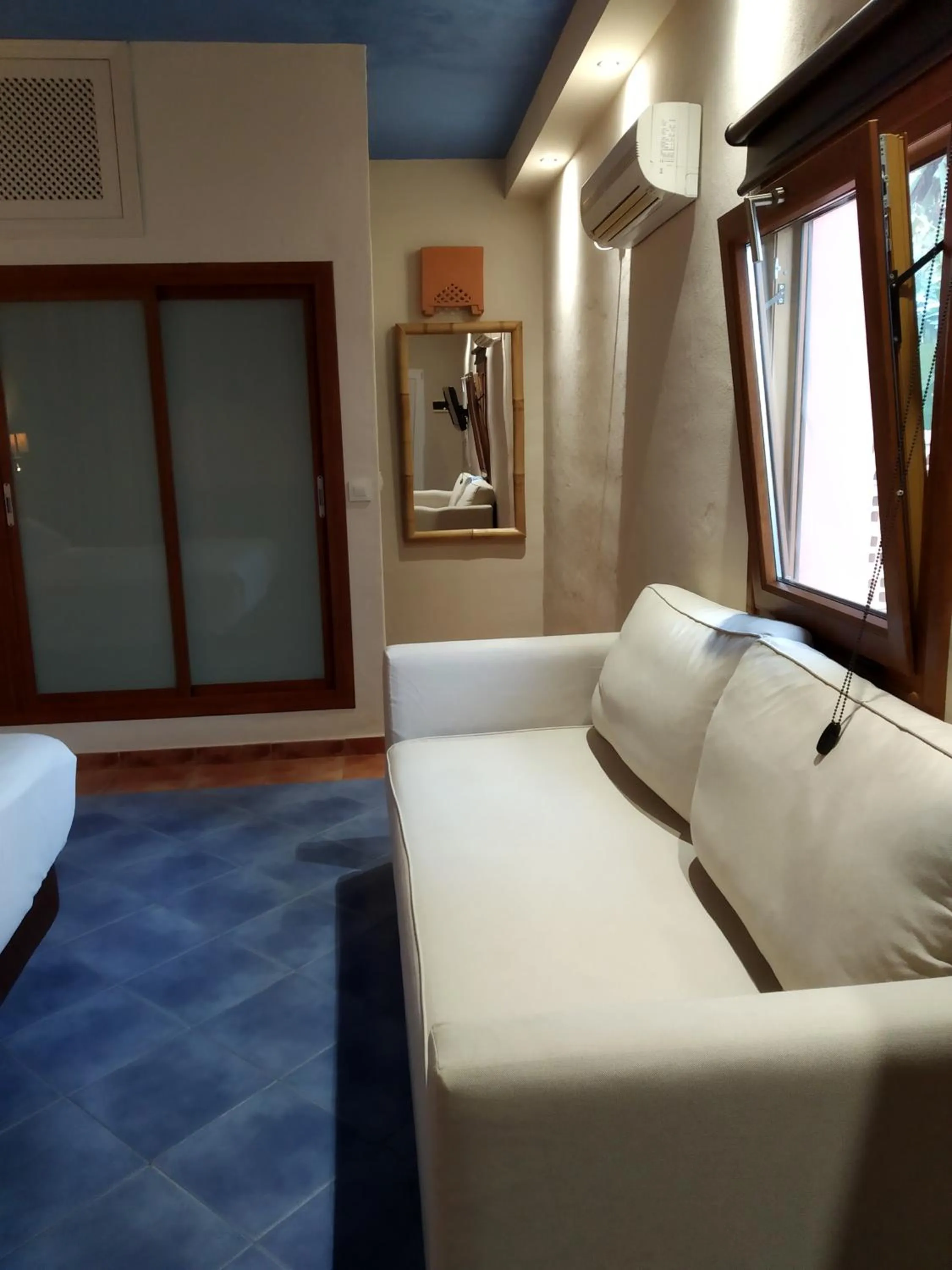 Photo of the whole room, Bed in Beach Hotel Dos Mares