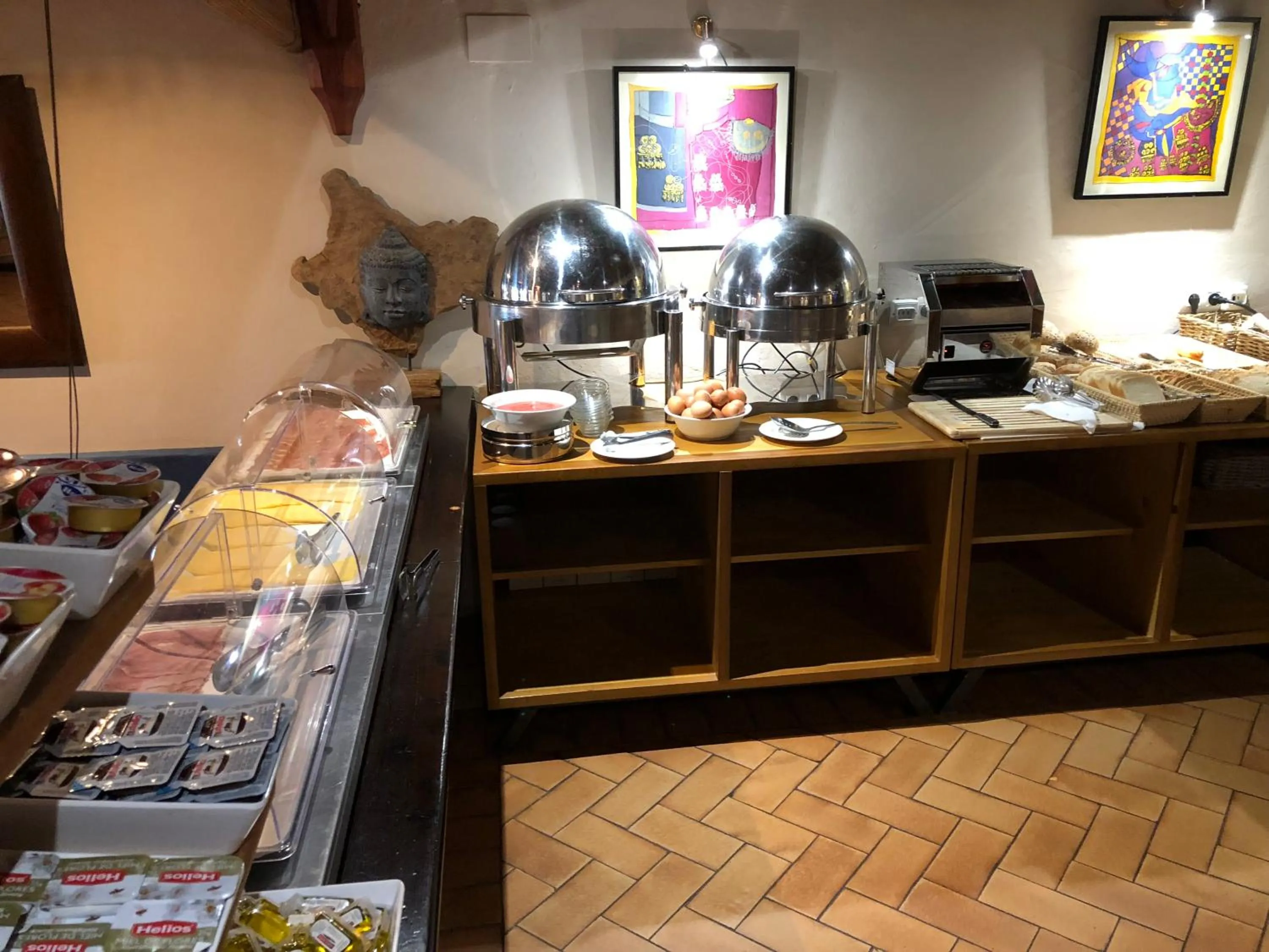 Buffet breakfast in Beach Hotel Dos Mares