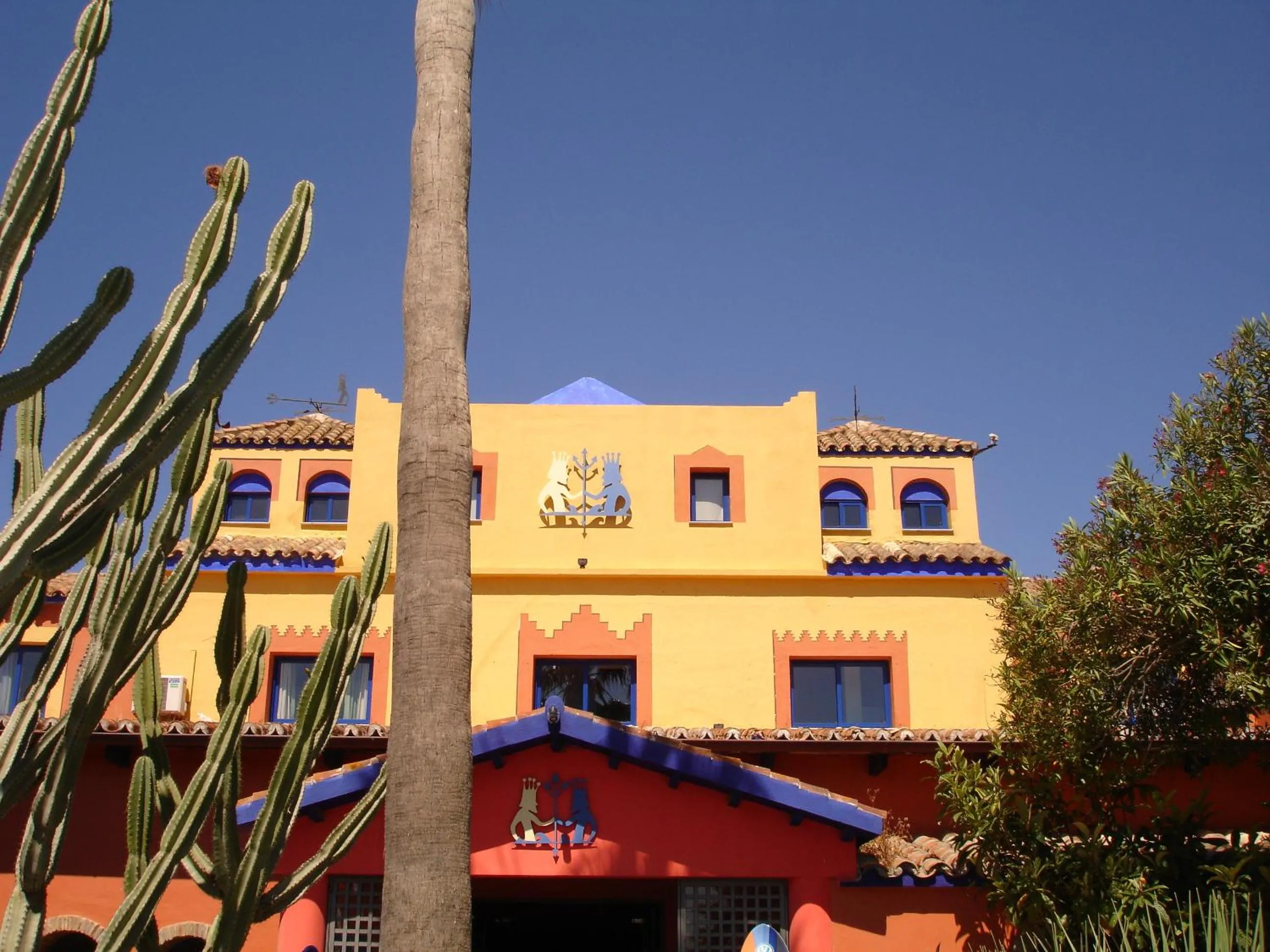 Facade/entrance in Beach Hotel Dos Mares