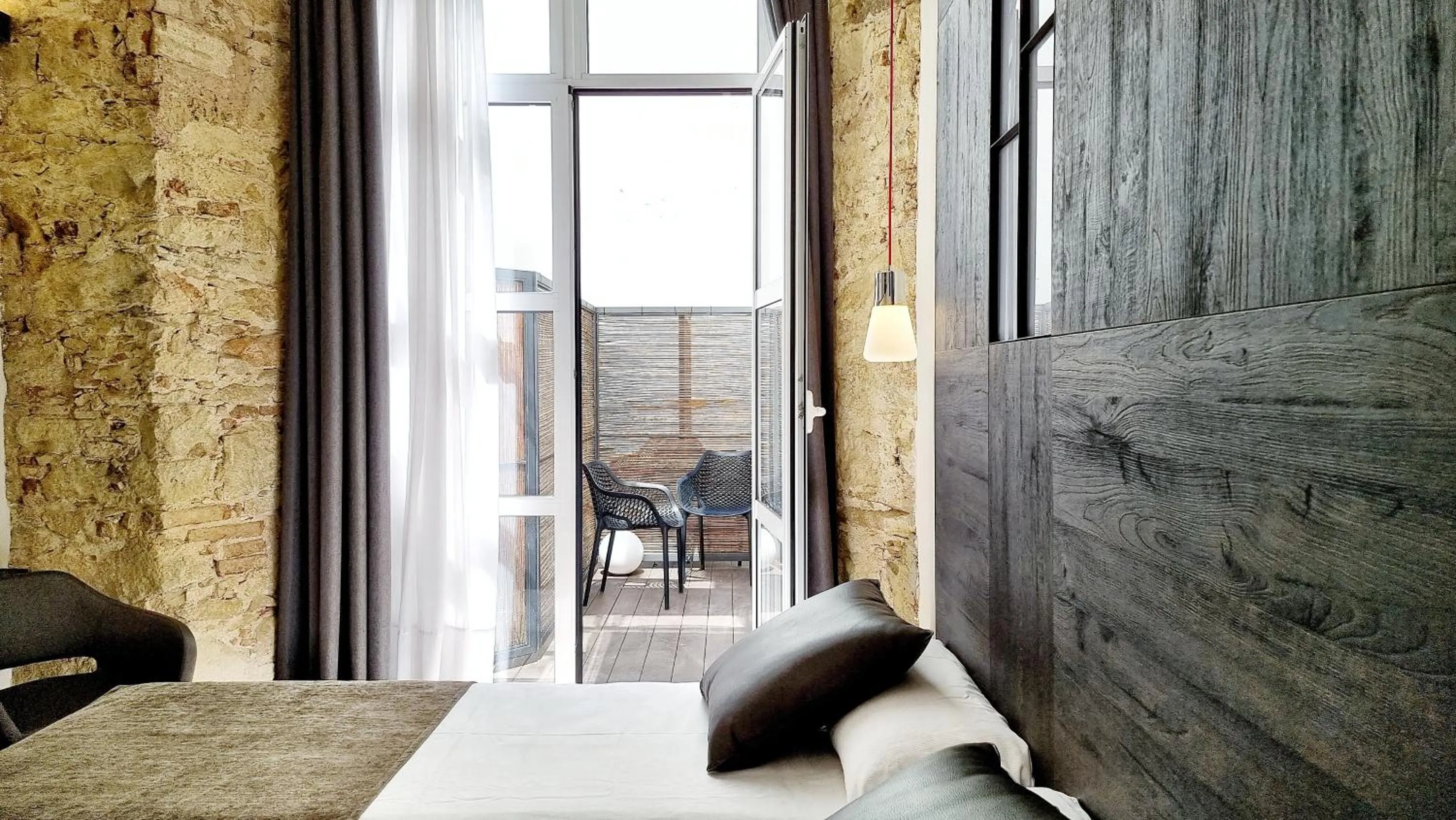 Patio, Bed in Hotel Sant Agustí