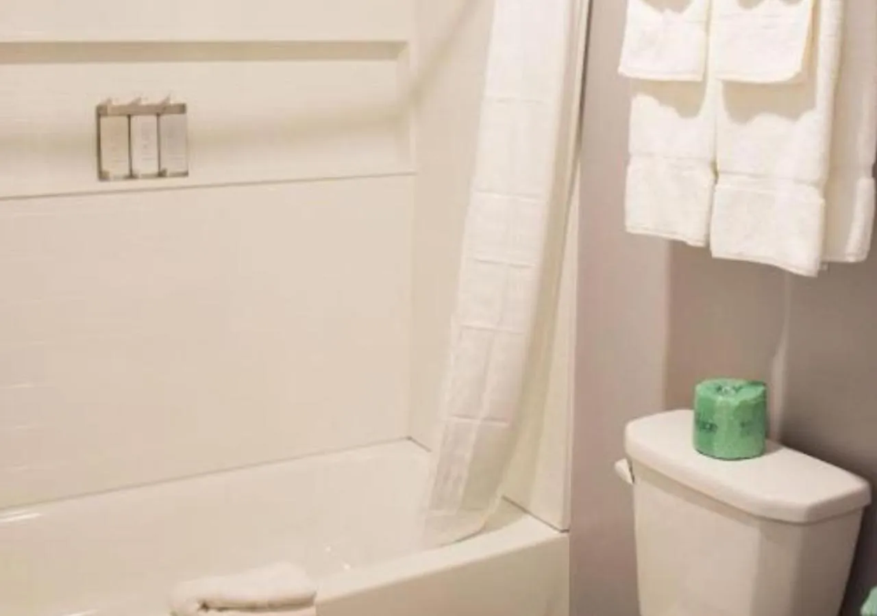 Bathroom in Bears Ears Inn