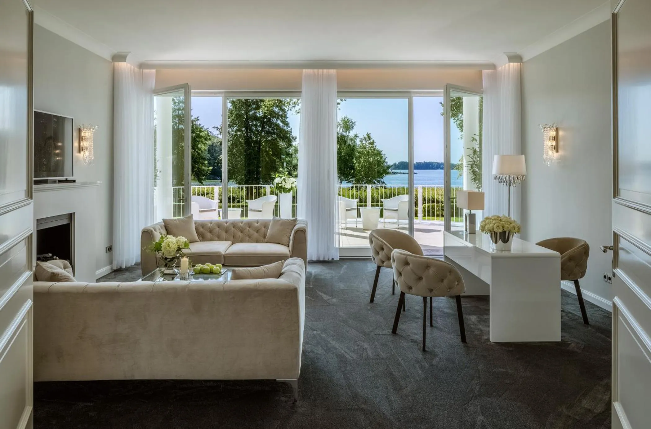 Lobby or reception in Villa Contessa - Luxury Spa Hotels