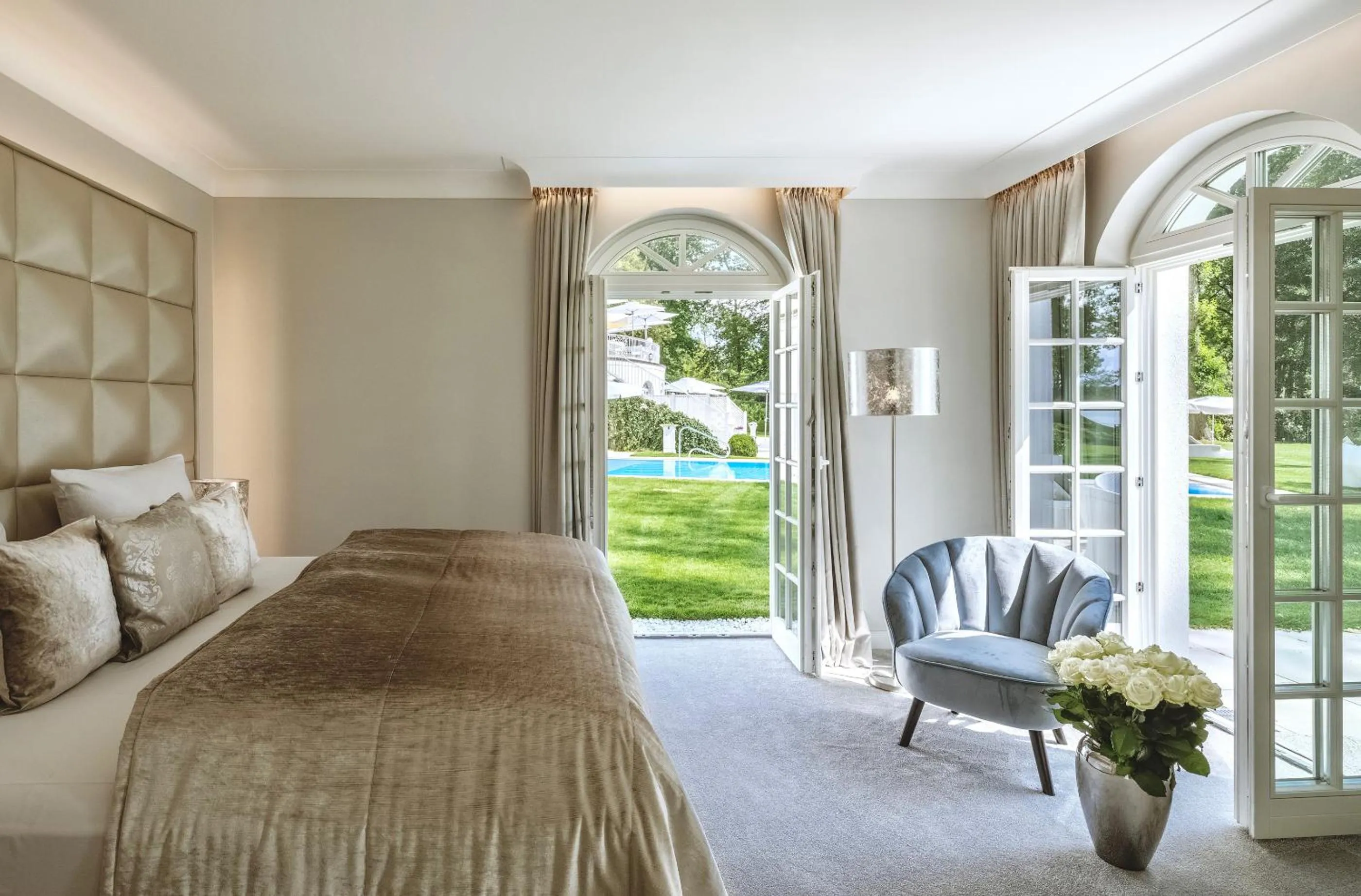 Bed in Villa Contessa - Luxury Spa Hotels
