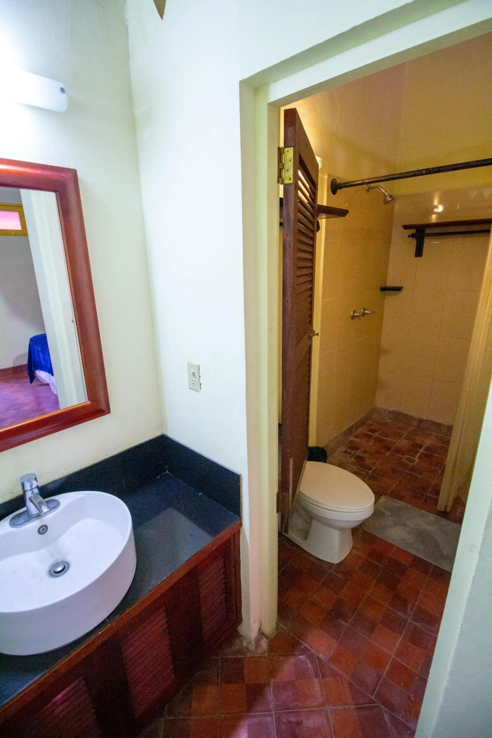 Shower in Hotel La Calzada