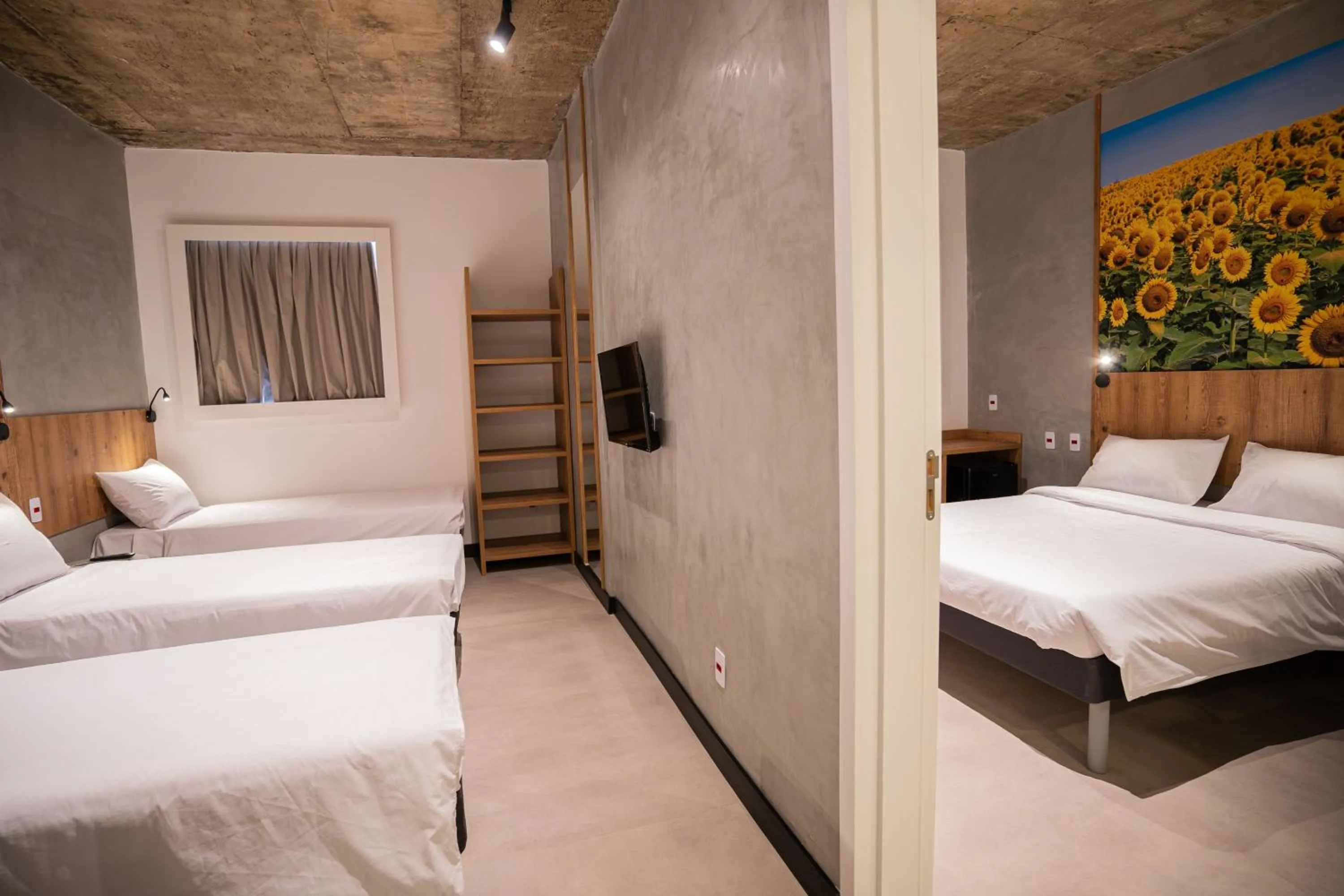 Photo of the whole room, Bed in CAMPOS DE HOLAMBRA INN