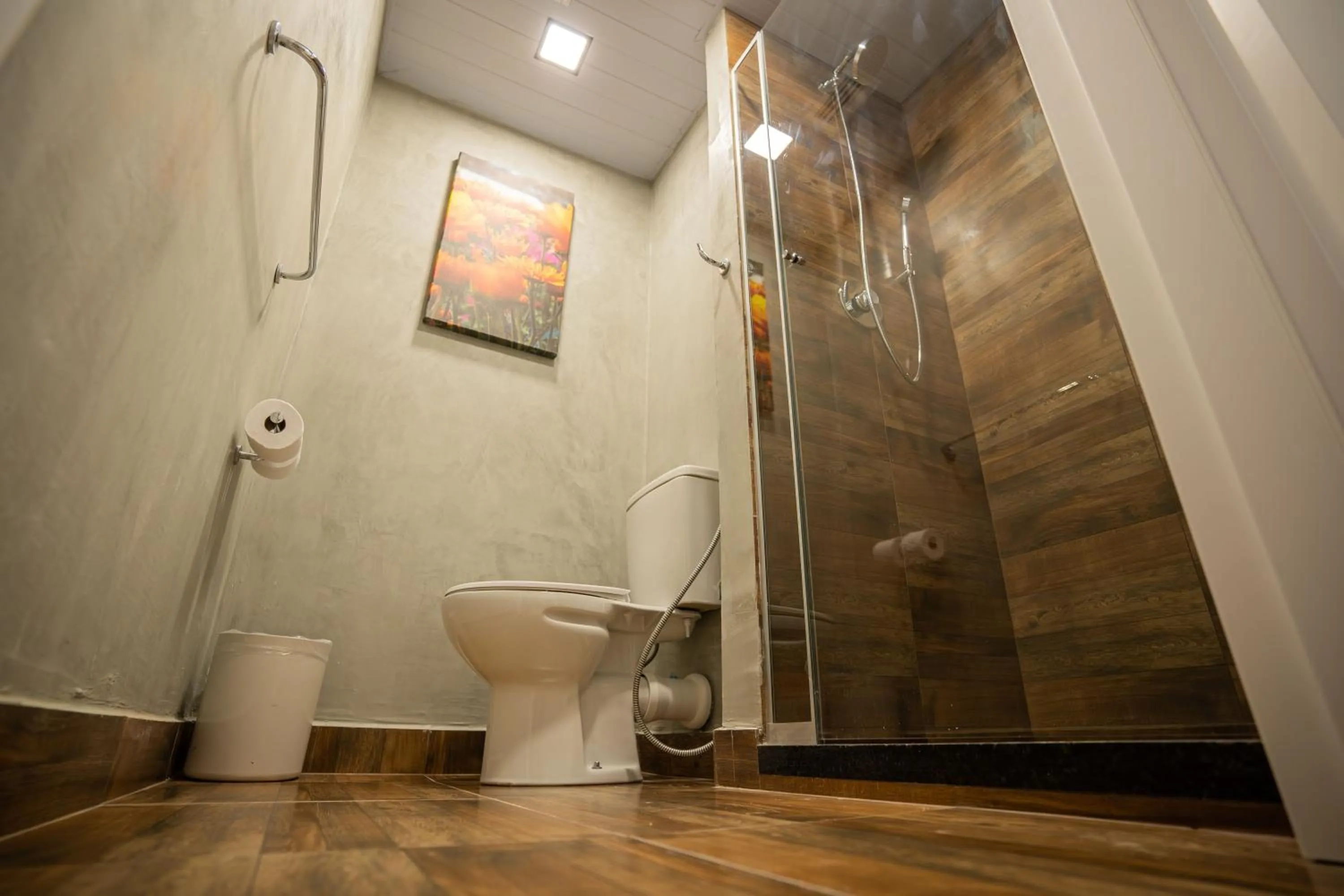 Bathroom in CAMPOS DE HOLAMBRA INN