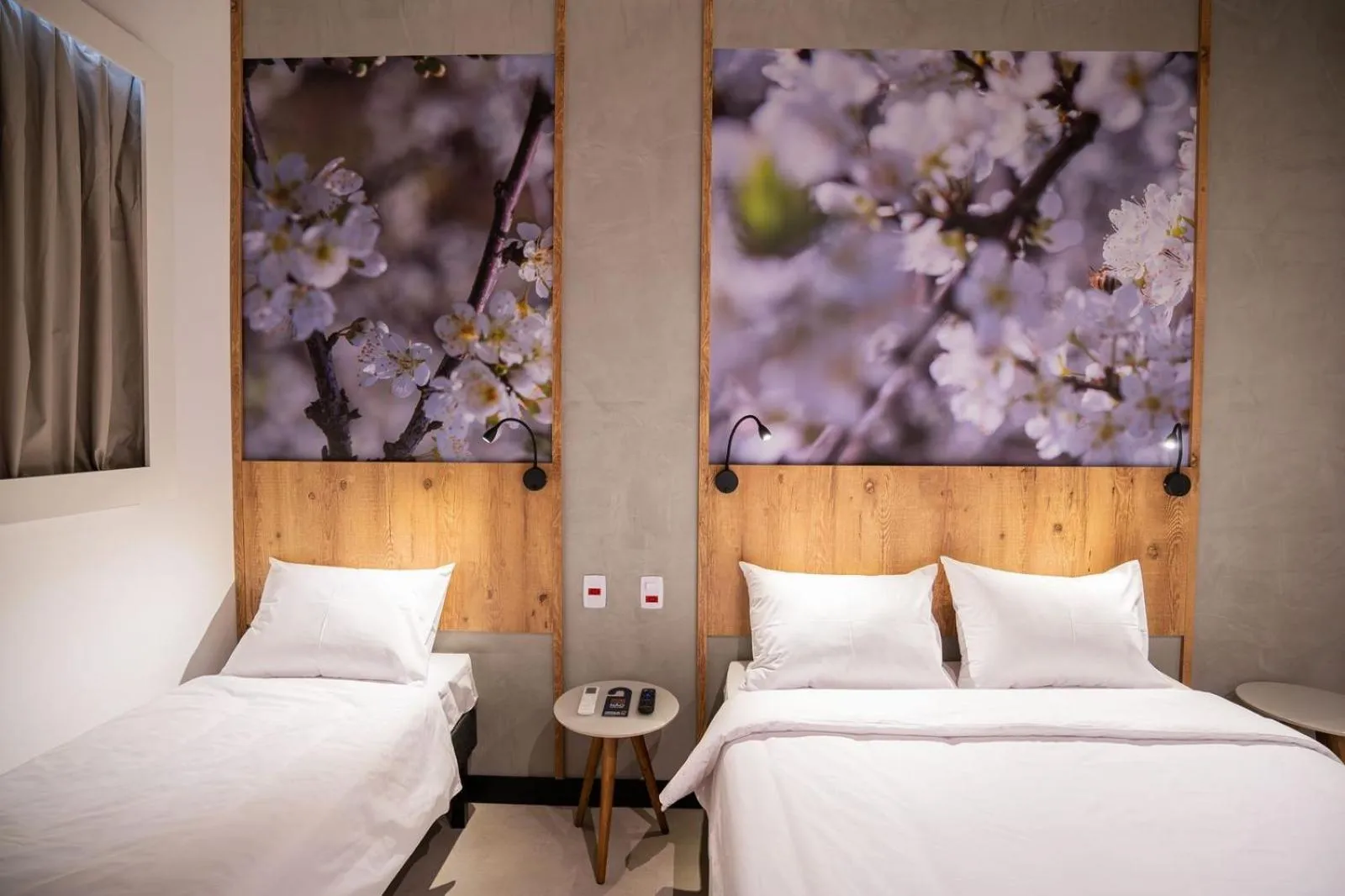 Photo of the whole room, Bed in CAMPOS DE HOLAMBRA INN