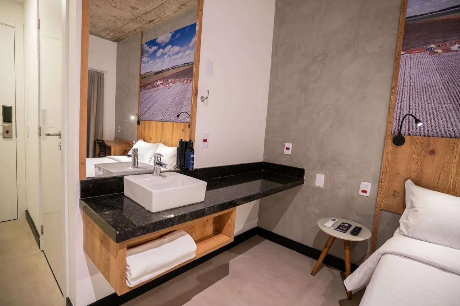 Bedroom, Bed in CAMPOS DE HOLAMBRA INN