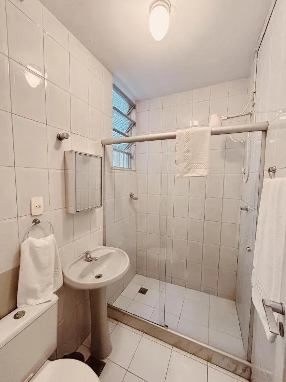 Shower in Hotel Astoria Ipanema - antigo Mar Ipanema