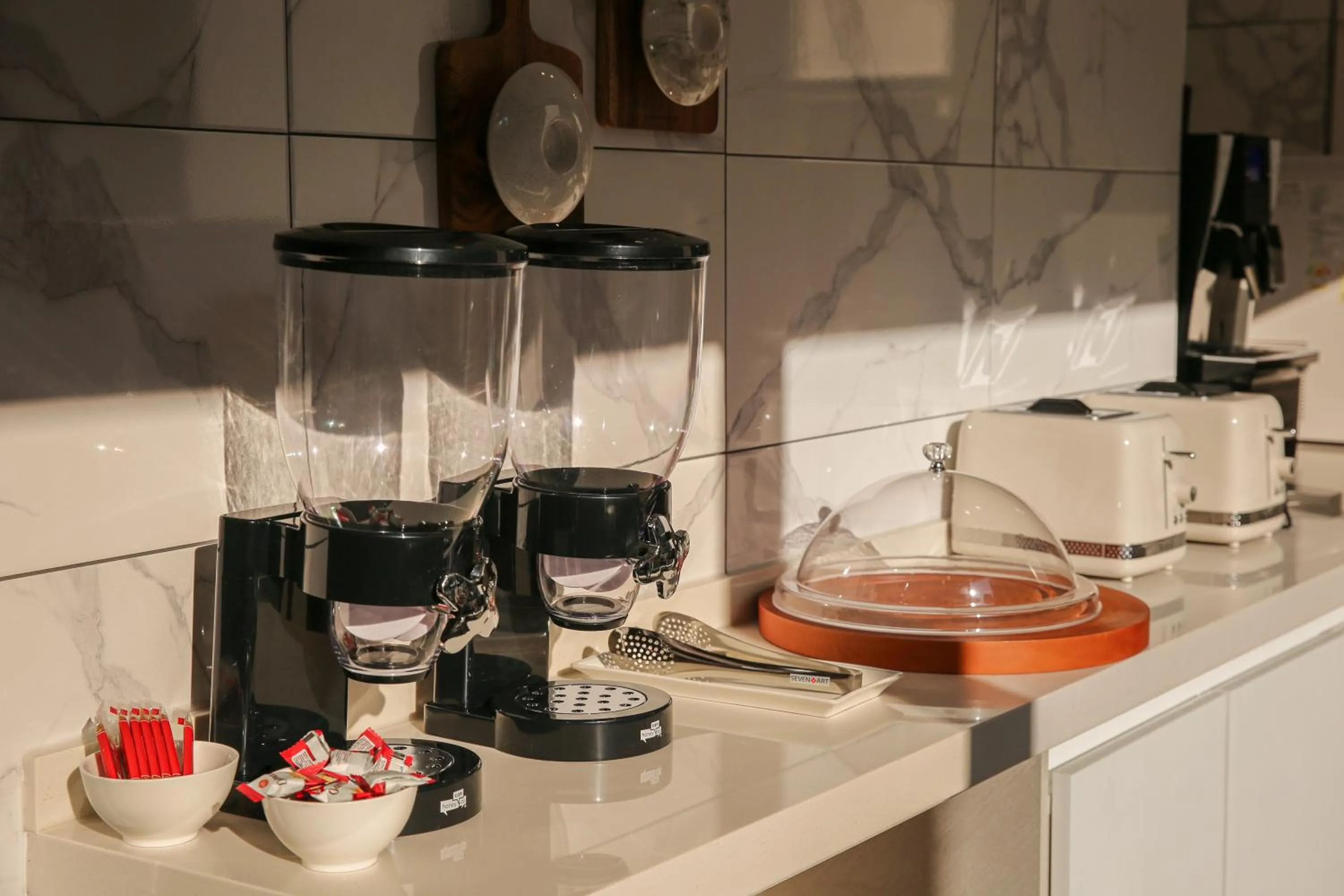 Coffee/tea facilities in Rose Bay Hotel
