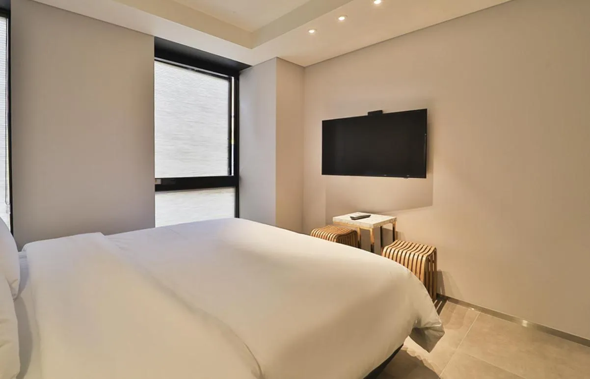 Bed in Rose Bay Hotel