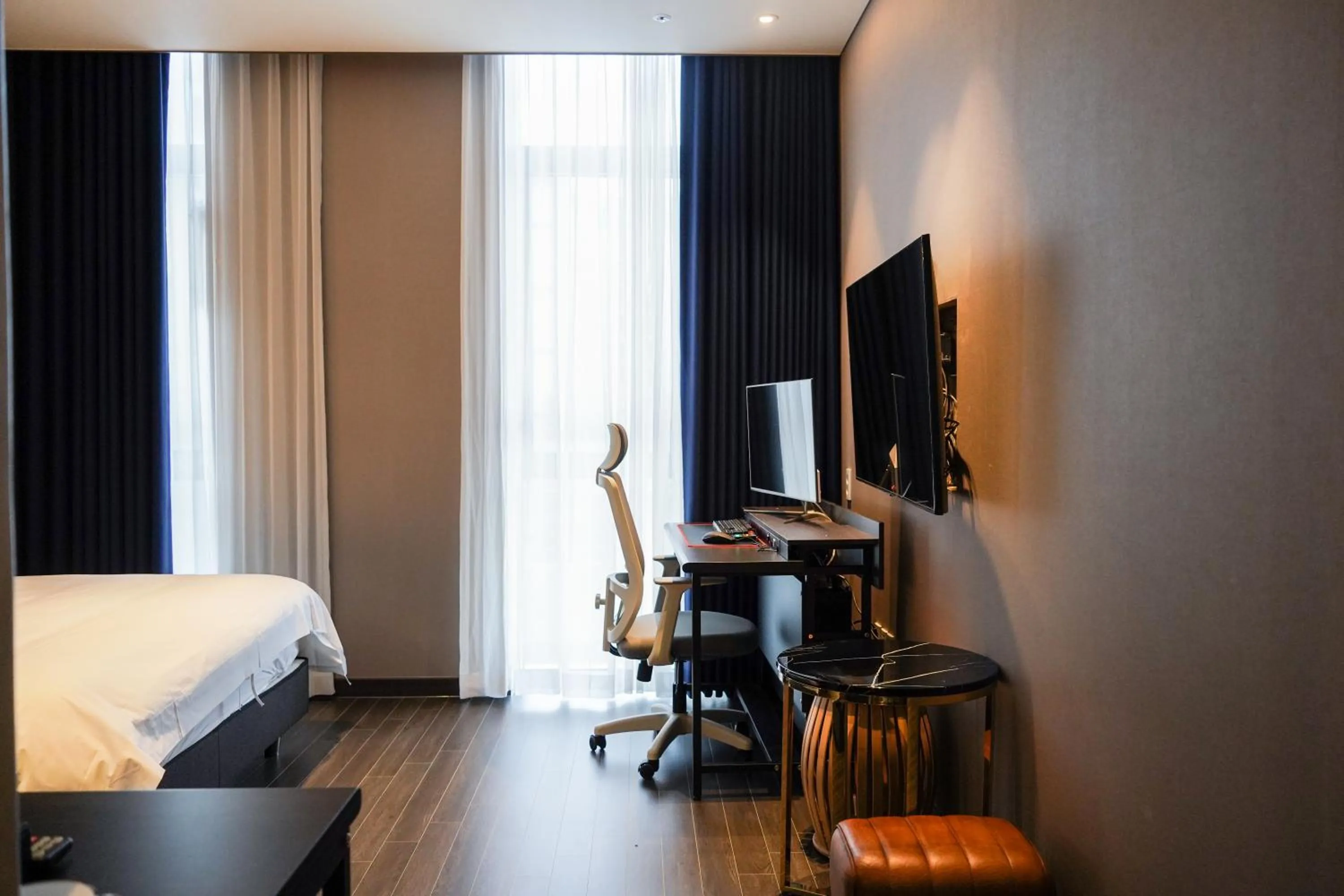 Bed in Rose Bay Hotel