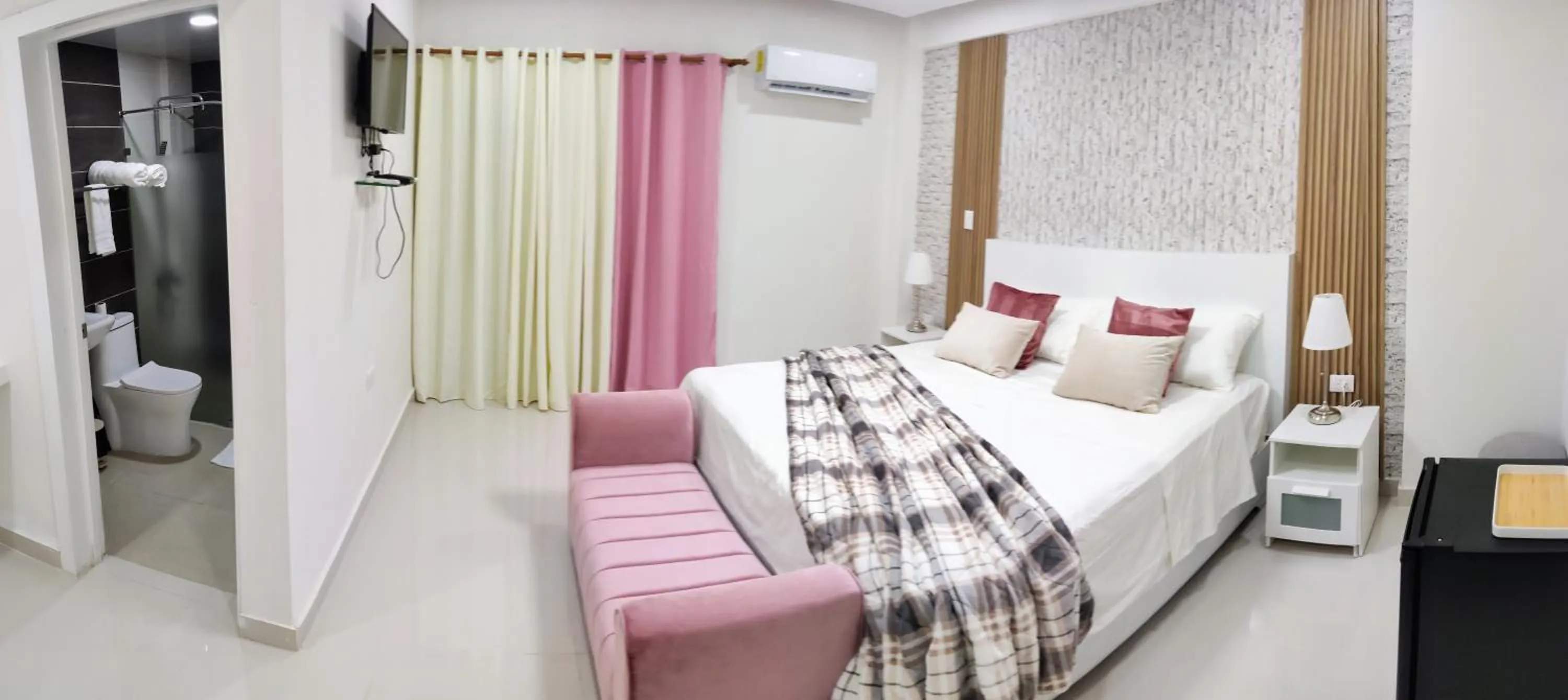 Photo of the whole room, Bed in Hotel el barco