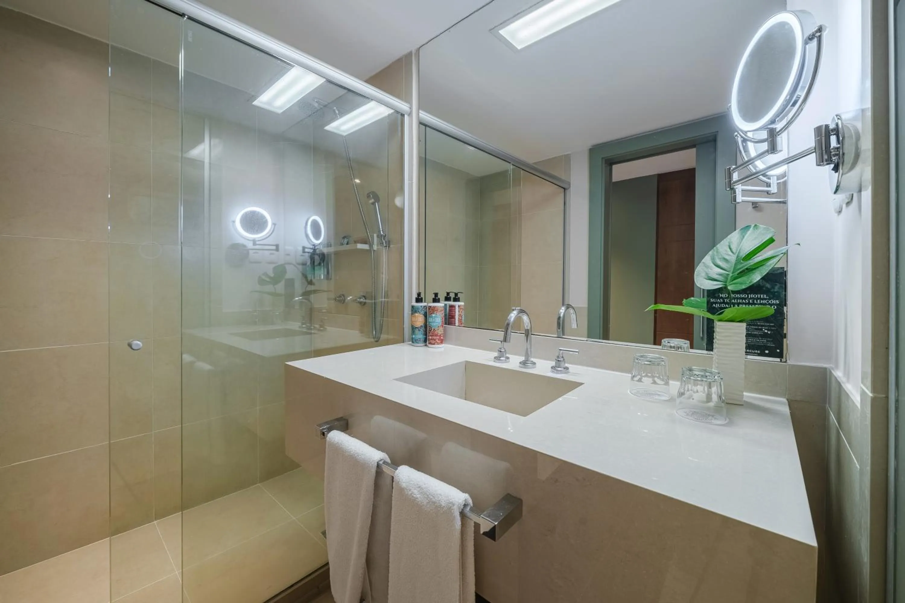 Bathroom in Grand Mercure Rio de Janeiro Copacabana