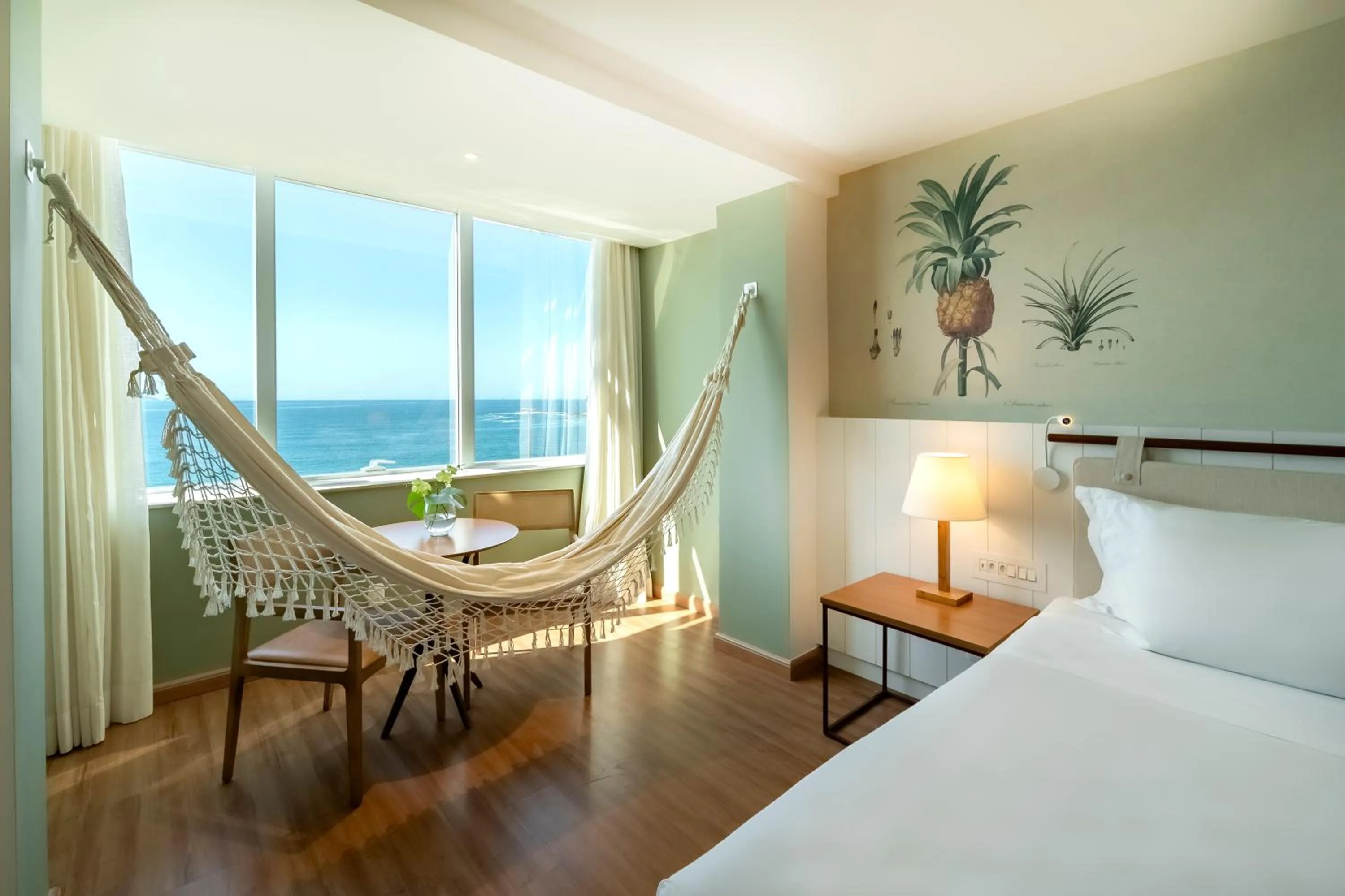 View (from property/room), Bed in Grand Mercure Rio de Janeiro Copacabana