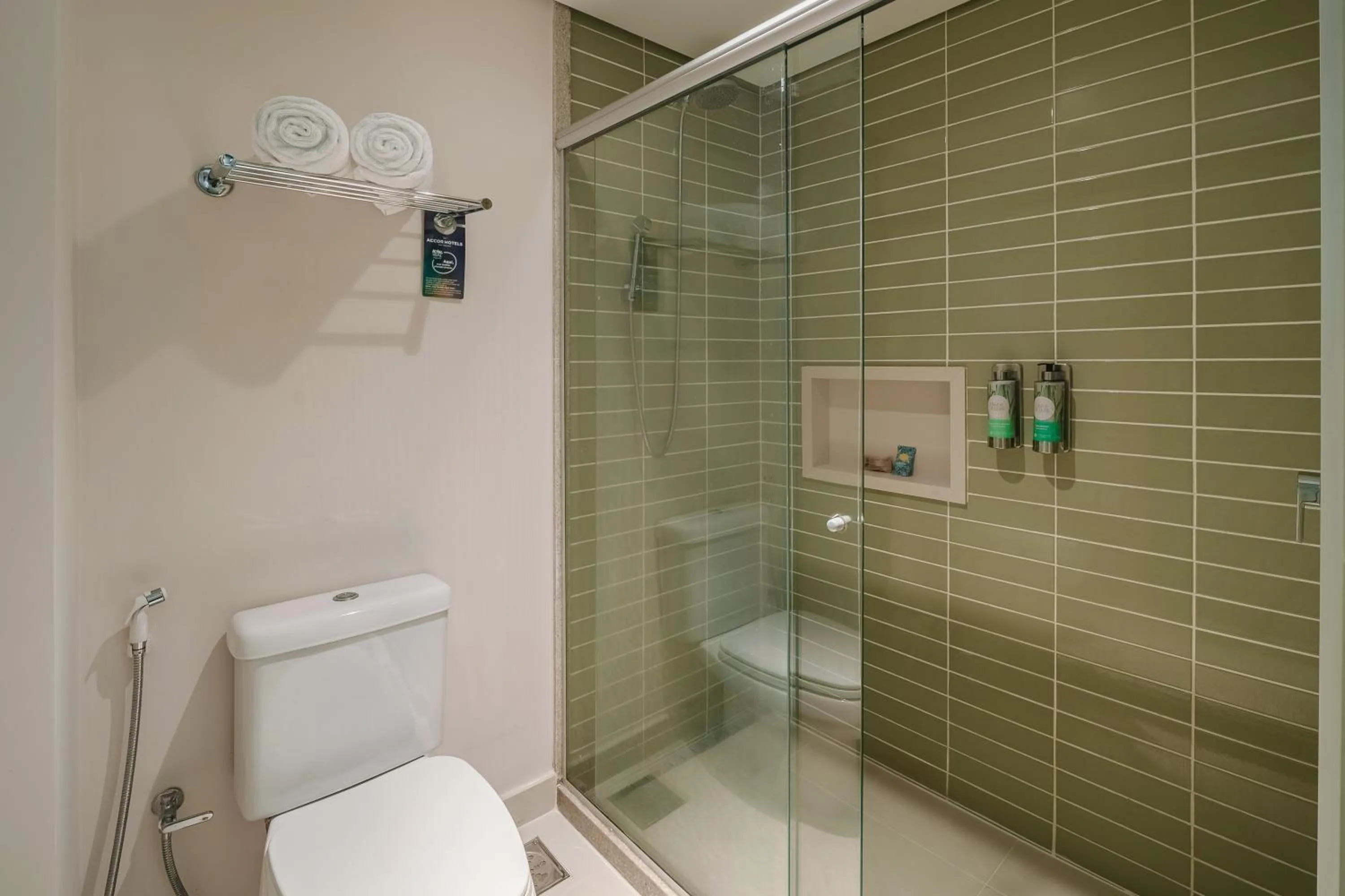 Shower in Grand Mercure Rio de Janeiro Copacabana