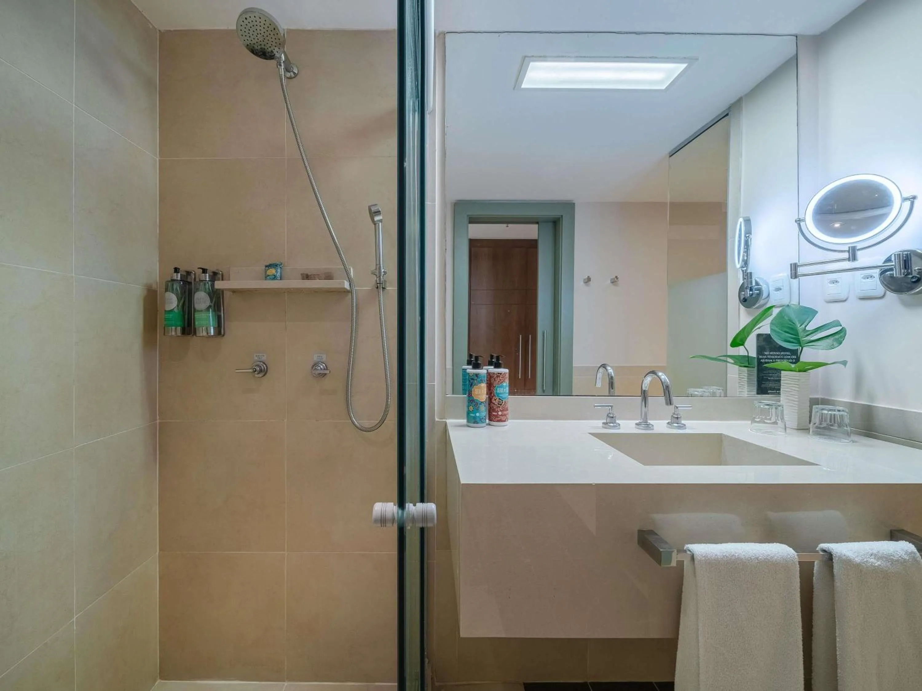 Bedroom in Grand Mercure Rio de Janeiro Copacabana