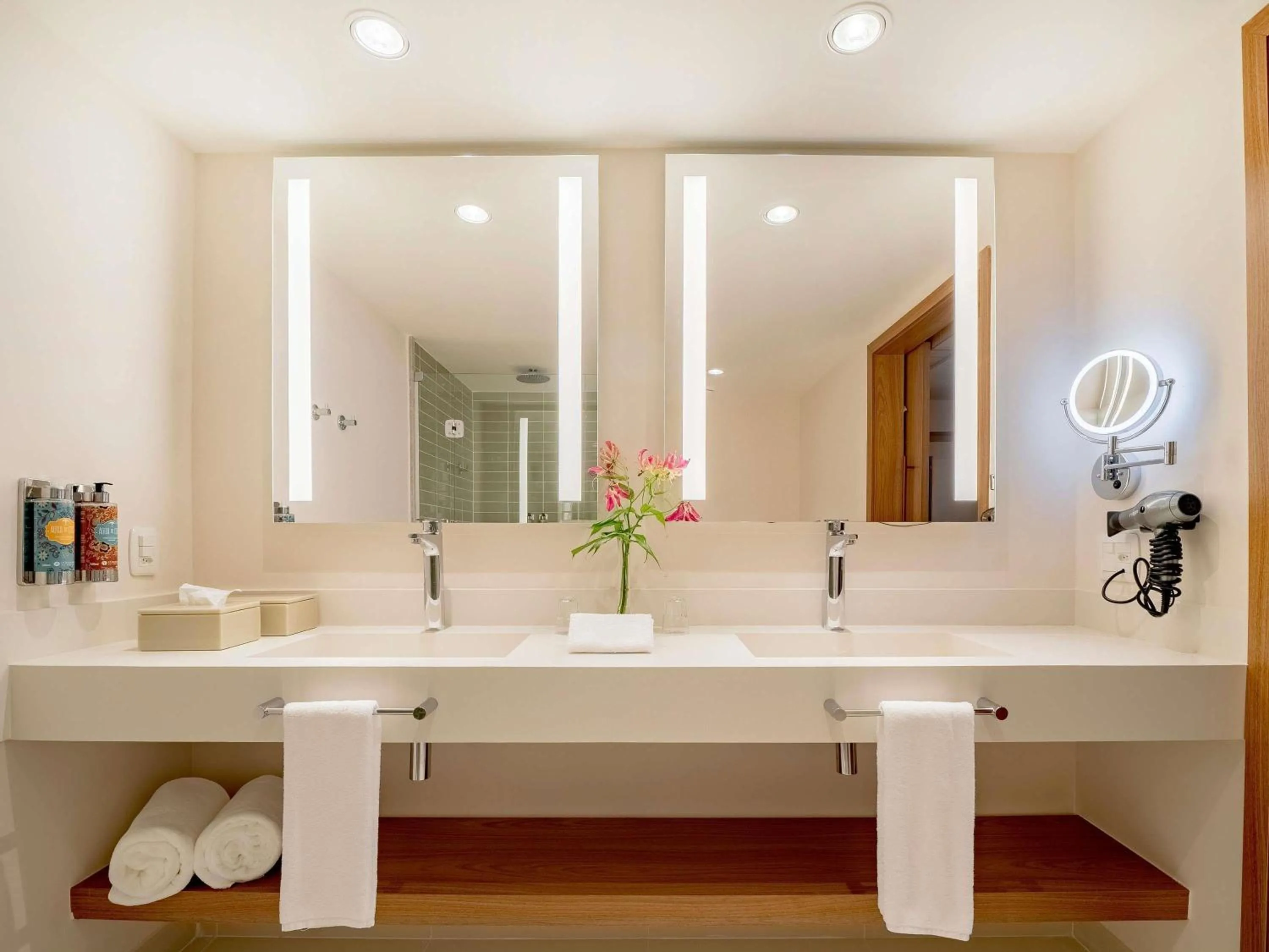 Bedroom in Grand Mercure Rio de Janeiro Copacabana