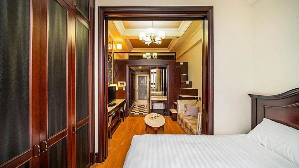 Bed in Yeoksam Artnouveau City Hotel and Residence