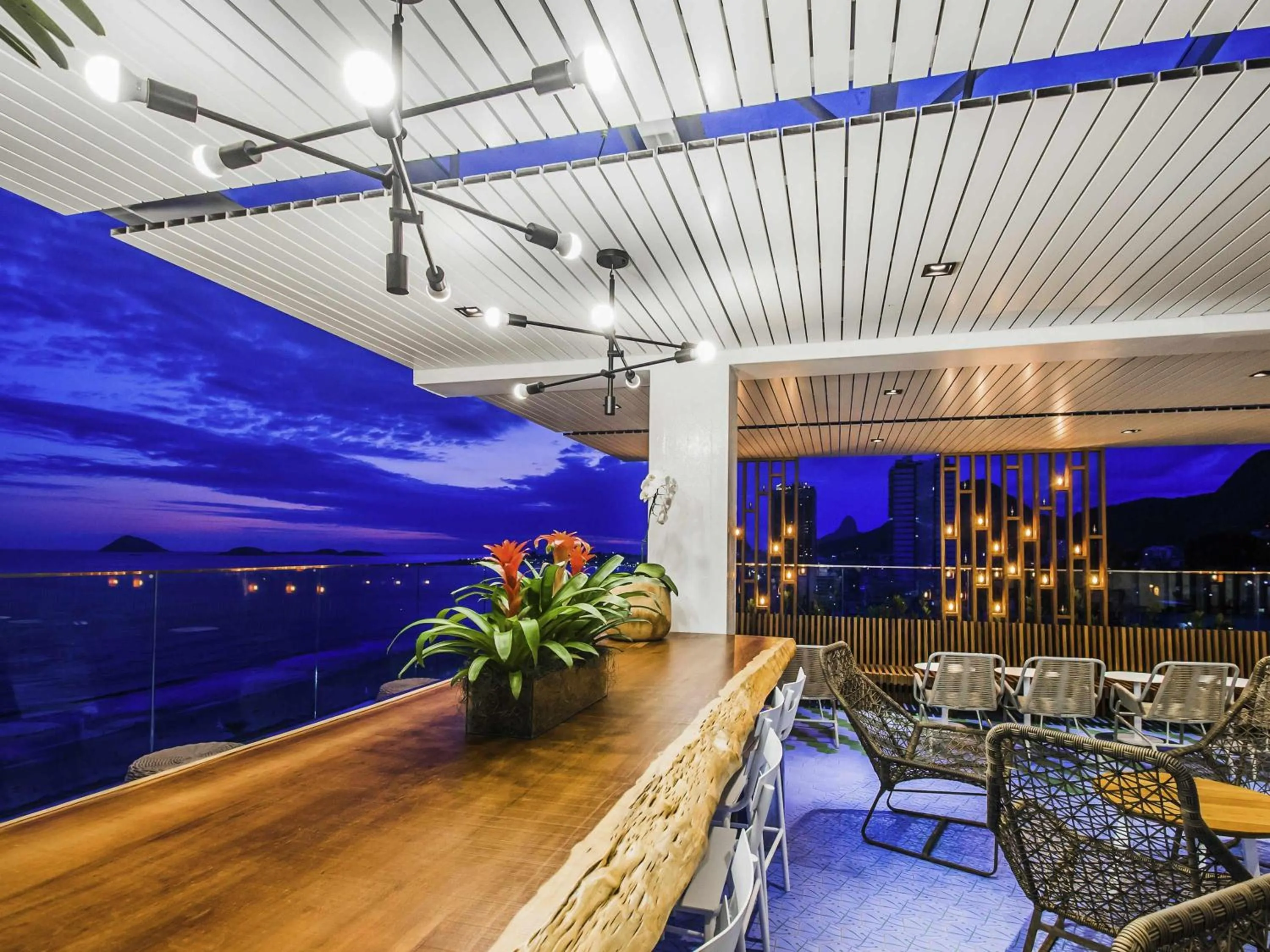 Lounge or bar in Novotel Rio de Janeiro Leme