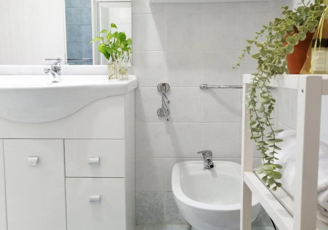 Bathroom in HoliHome_Mediterraneo - Splendido, 50m dal mare