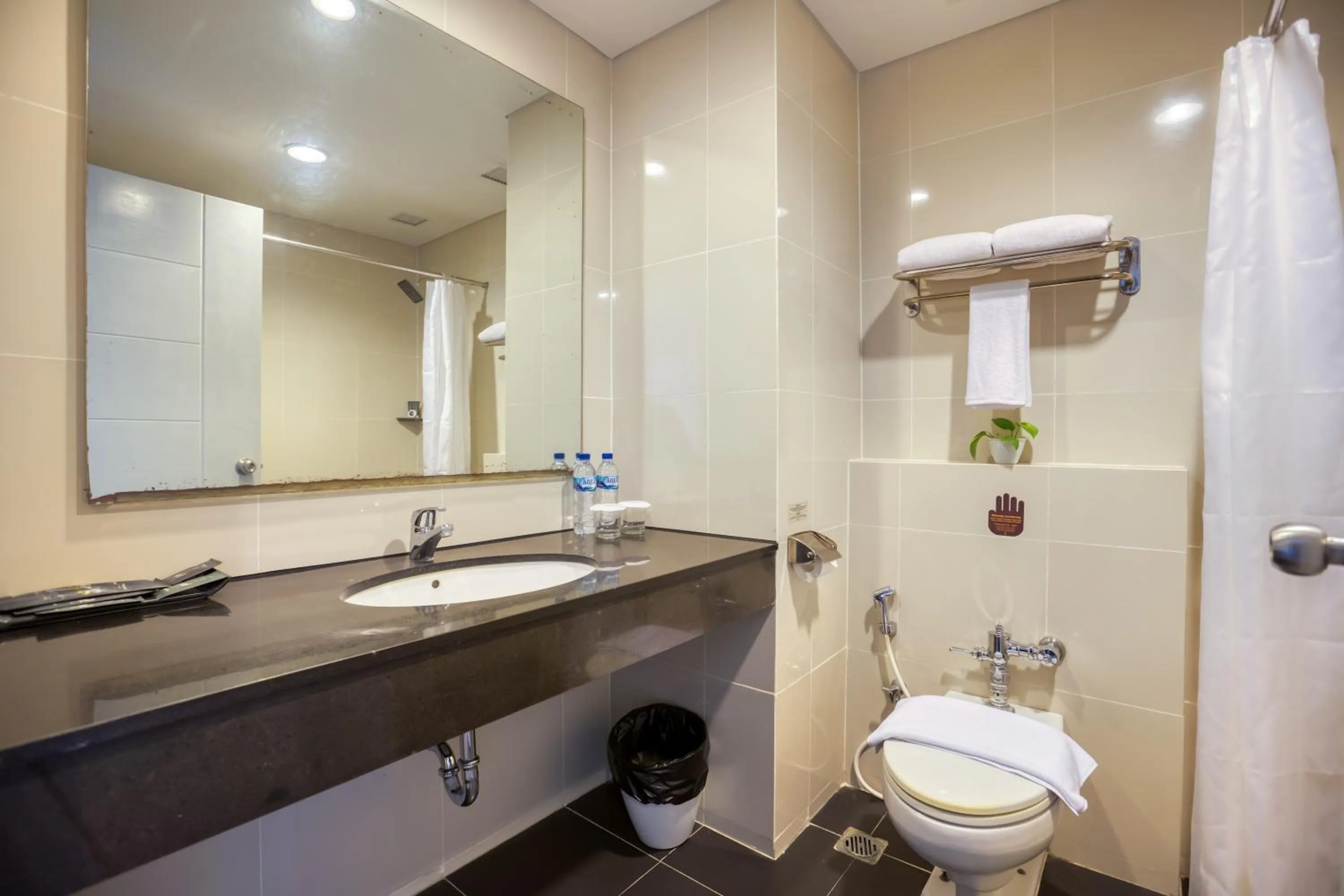 Toilet in Horison Ultima Bandara Balikpapan