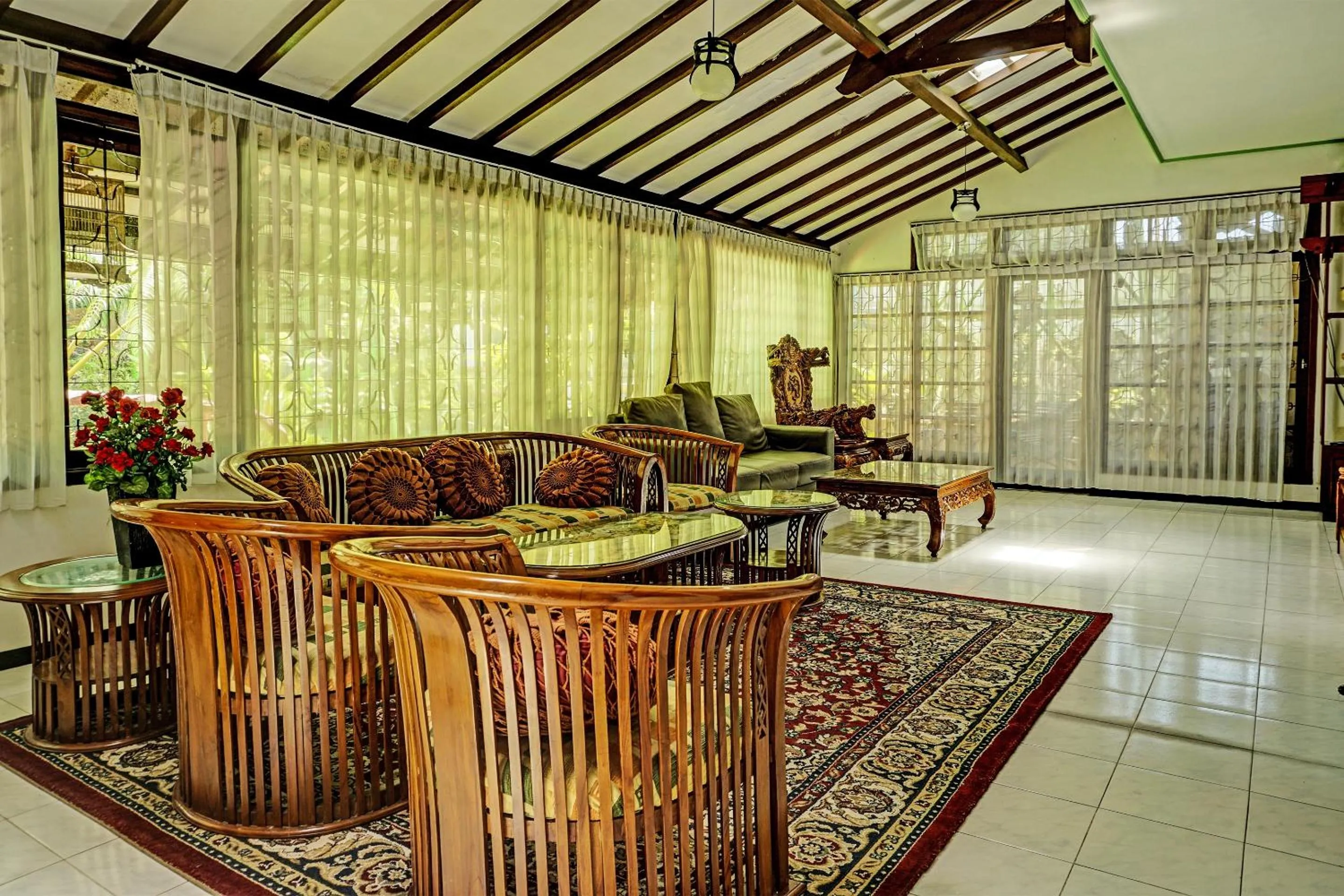 Lobby or reception in OYO Life 92376 Agape Villa