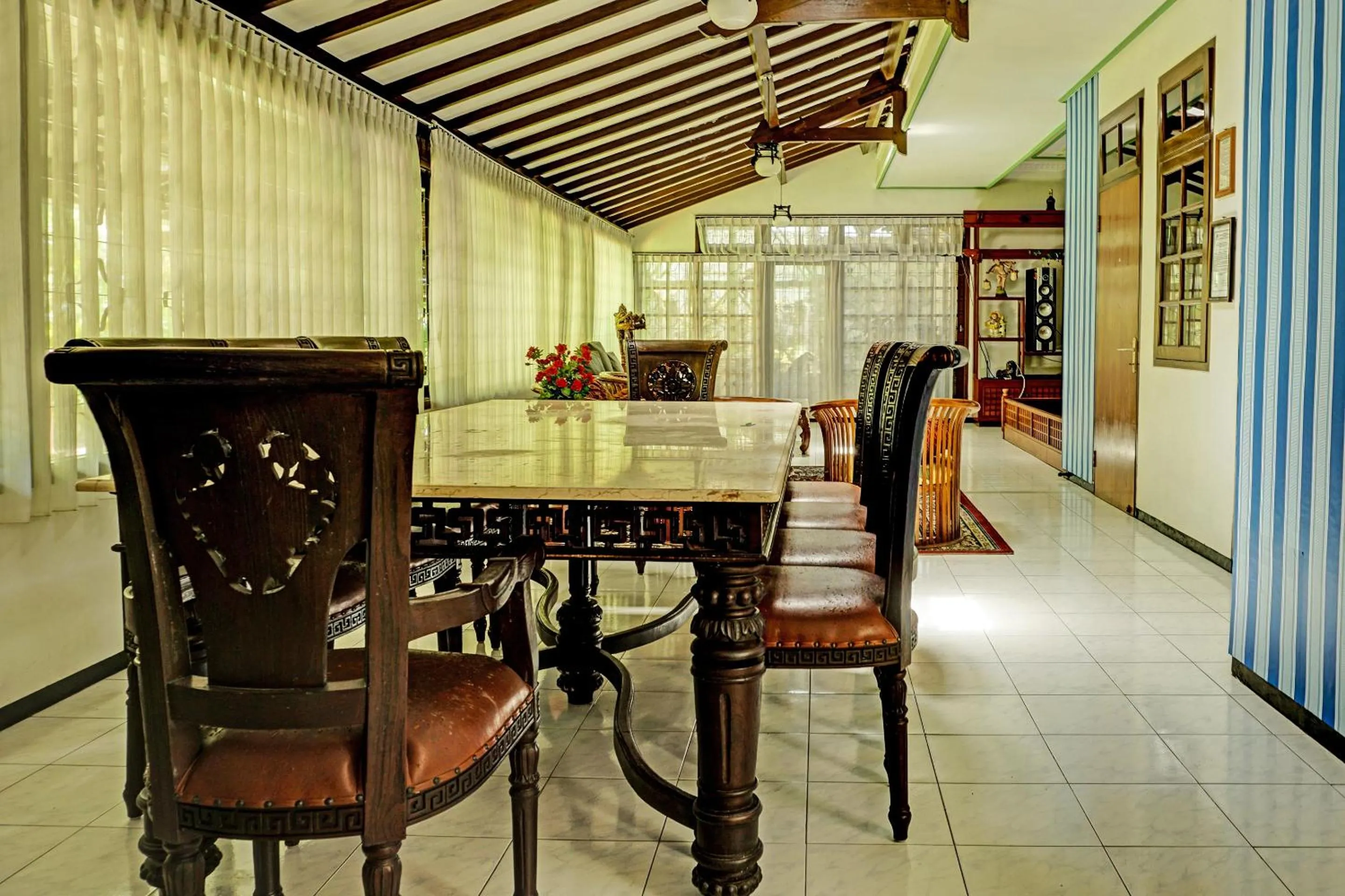 Lobby or reception in OYO Life 92376 Agape Villa
