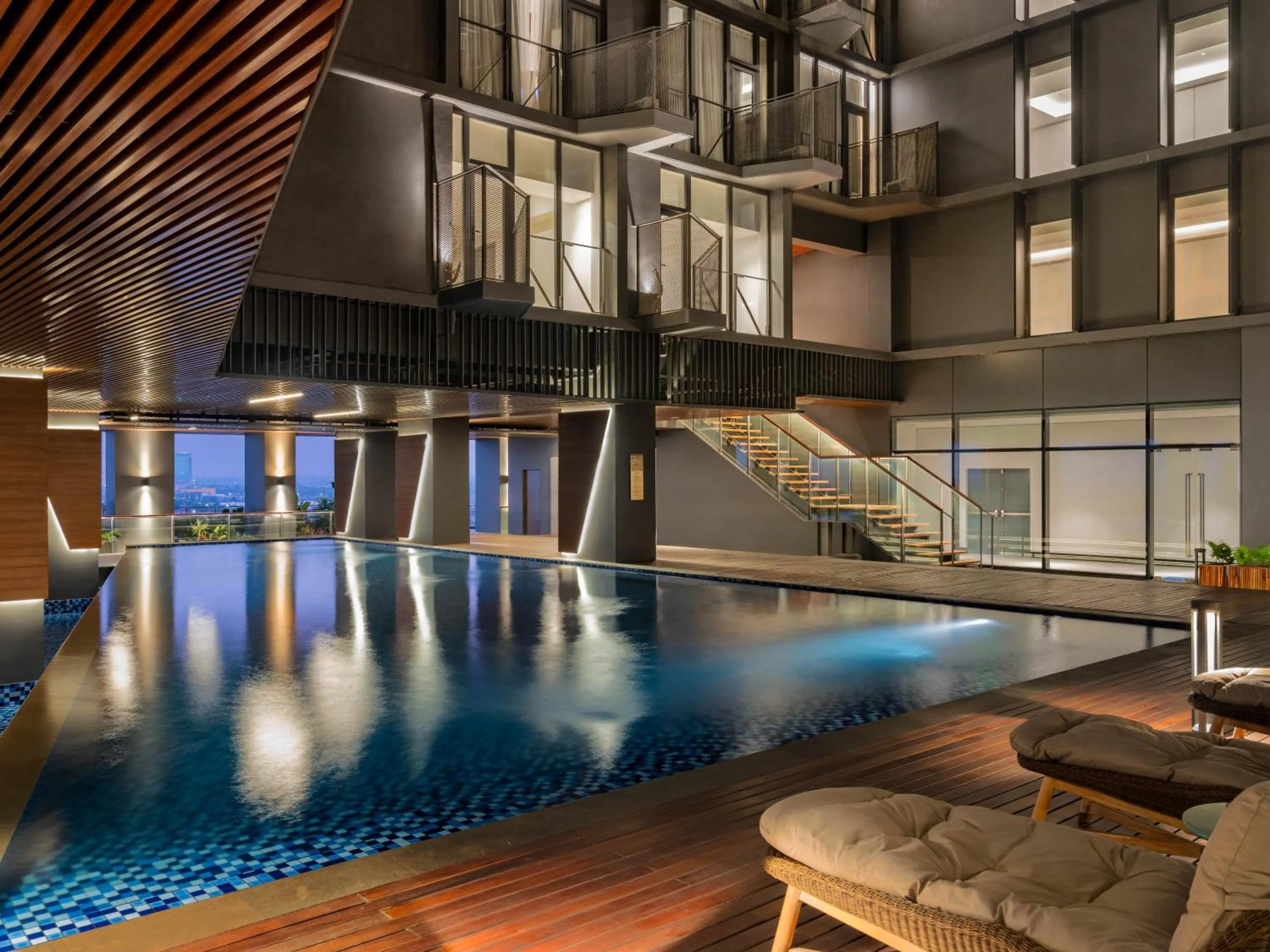 Swimming pool in Herloom Hotel & Residence BSD Tangerang