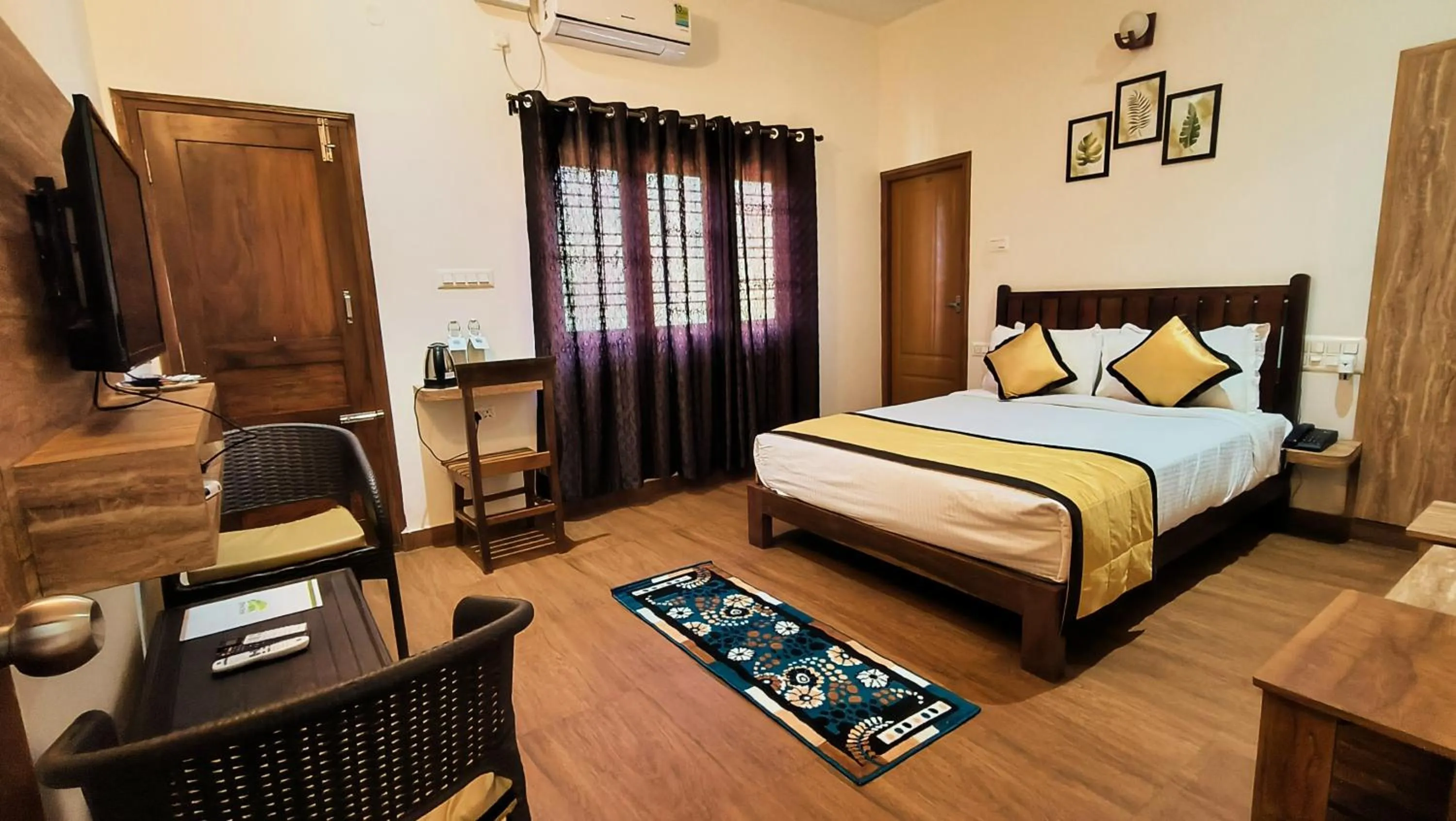 Bedroom, Bed in Hill Crest Resort - Coorg