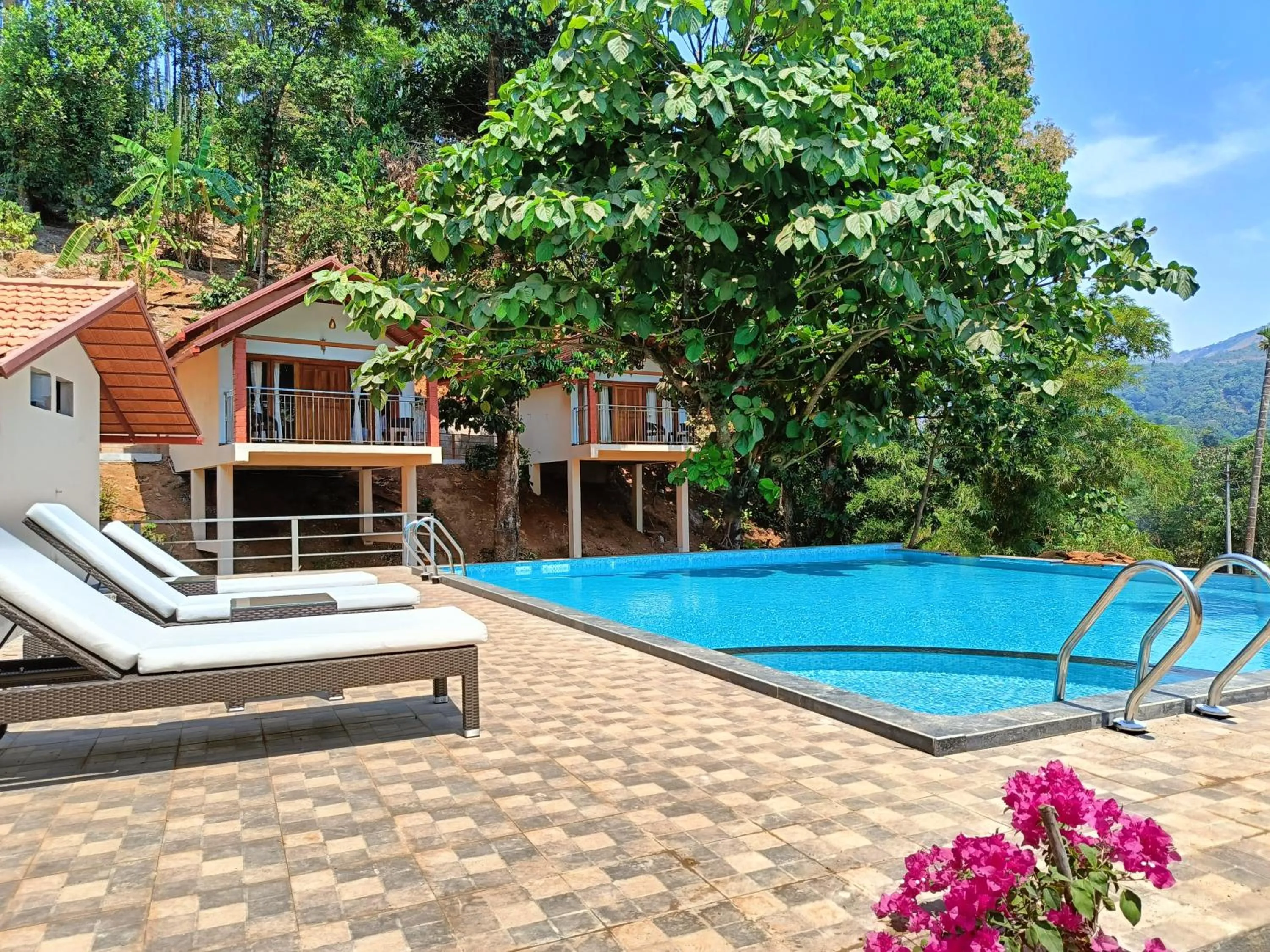 Swimming pool in Hill Crest Resort - Coorg