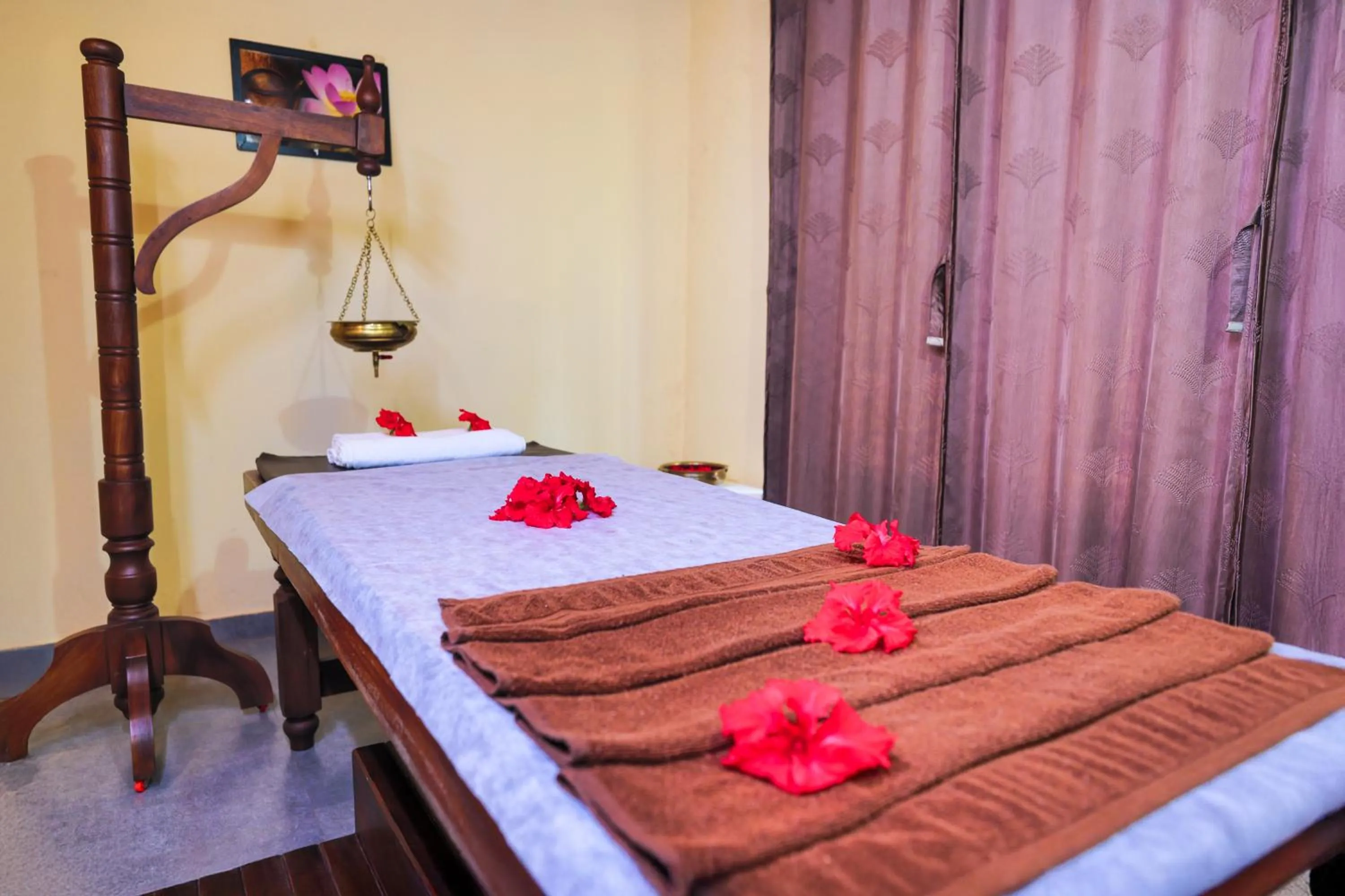 Spa and wellness centre/facilities, Bed in Hill Crest Resort - Coorg