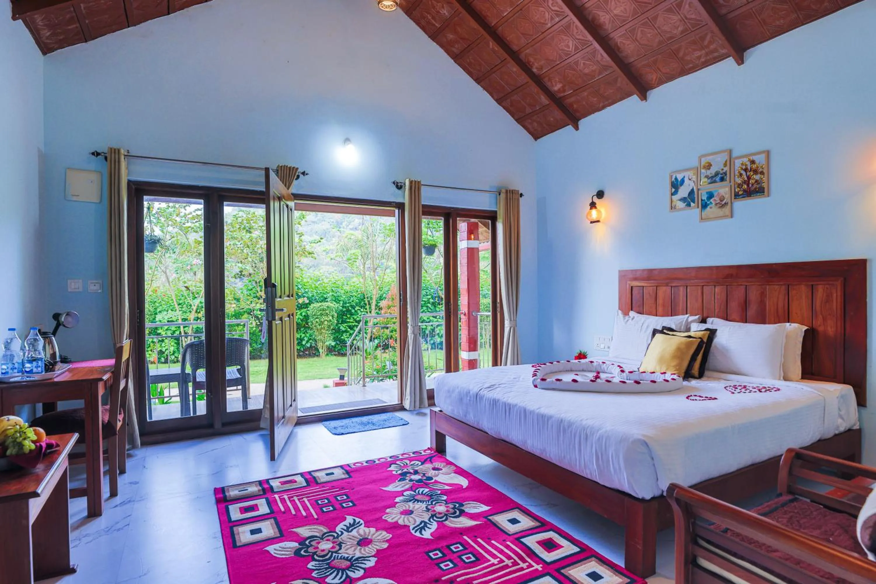Bedroom, Bed in Hill Crest Resort - Coorg
