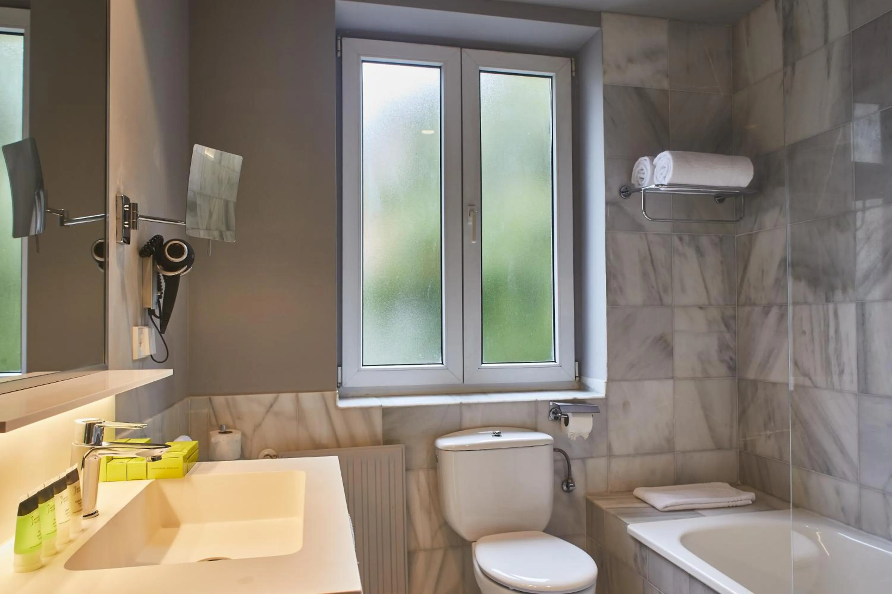Bathroom in Hotel Silken Palacio Uribarren