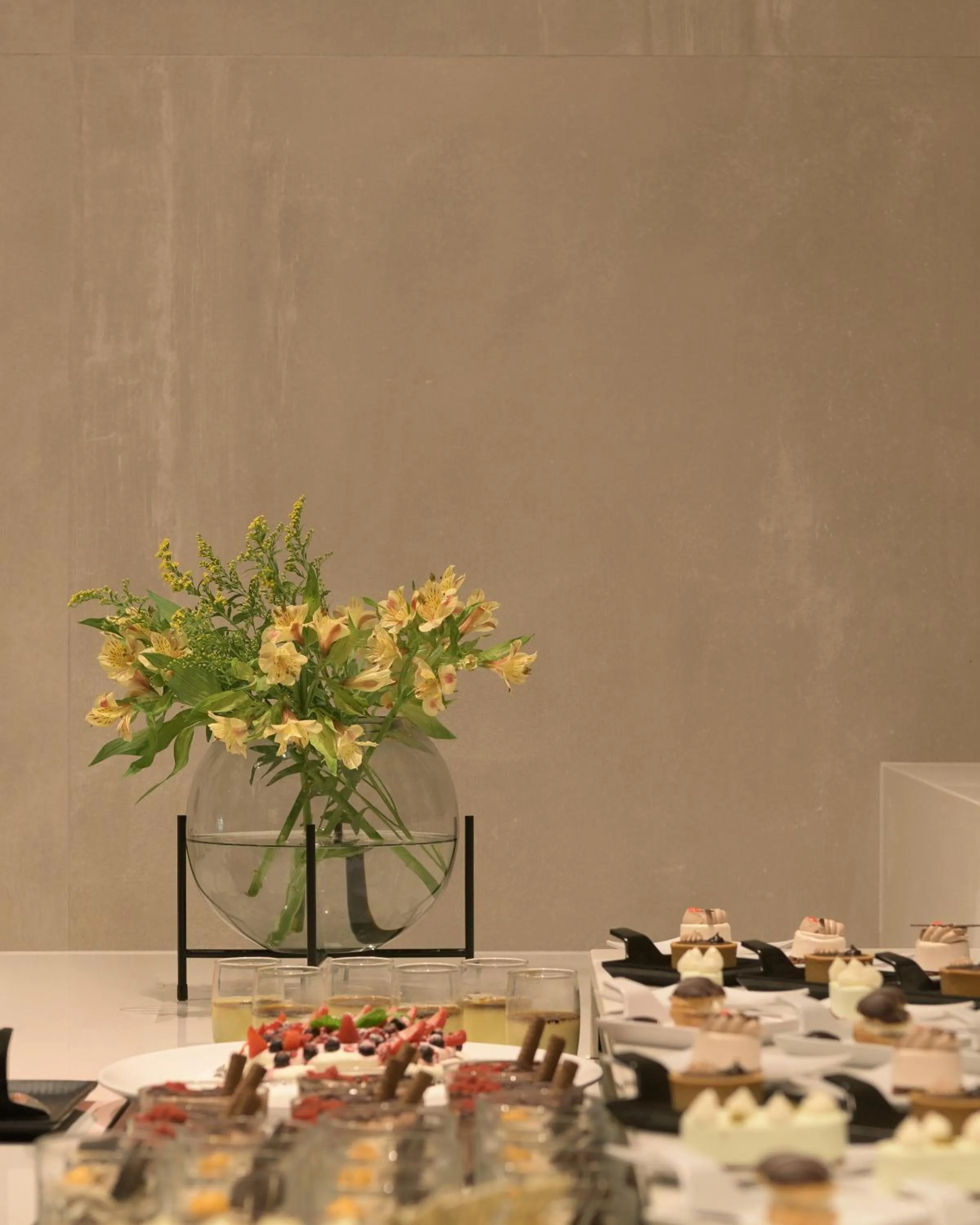 Food in Theartemis Palace