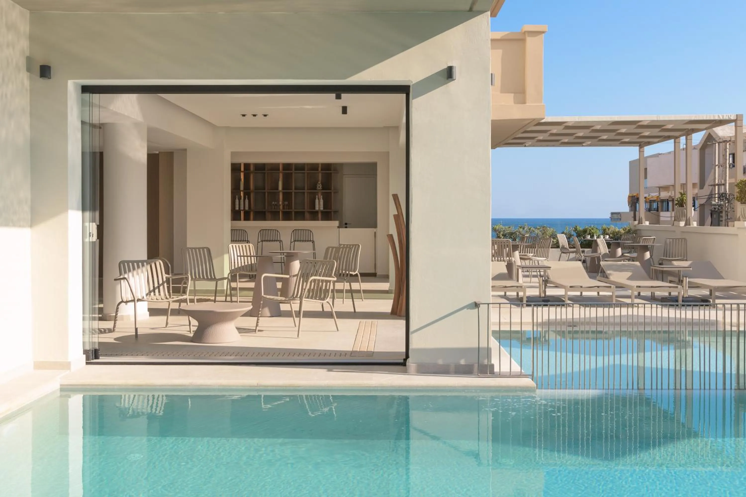 Property building in Theartemis Palace