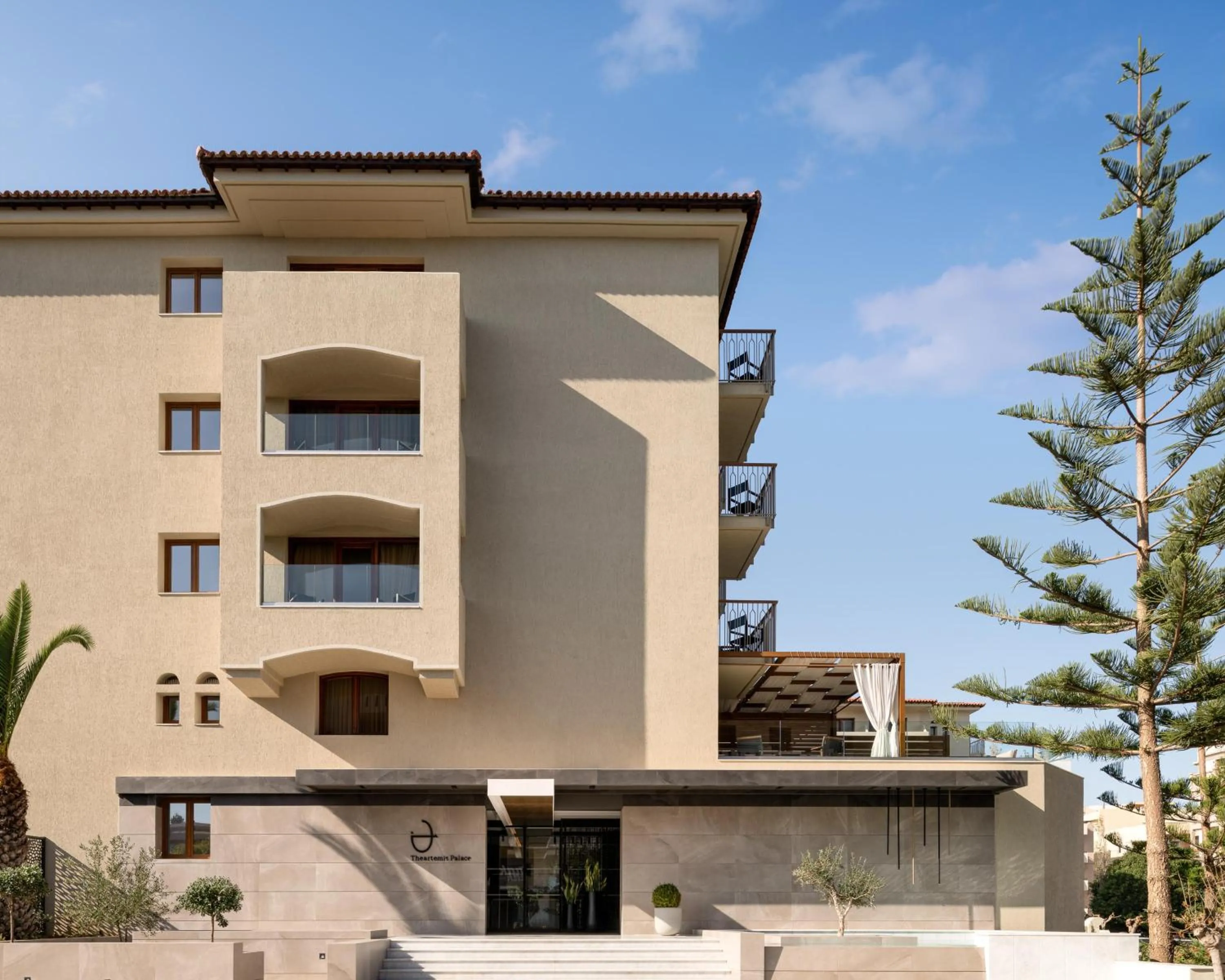 Property building in Theartemis Palace