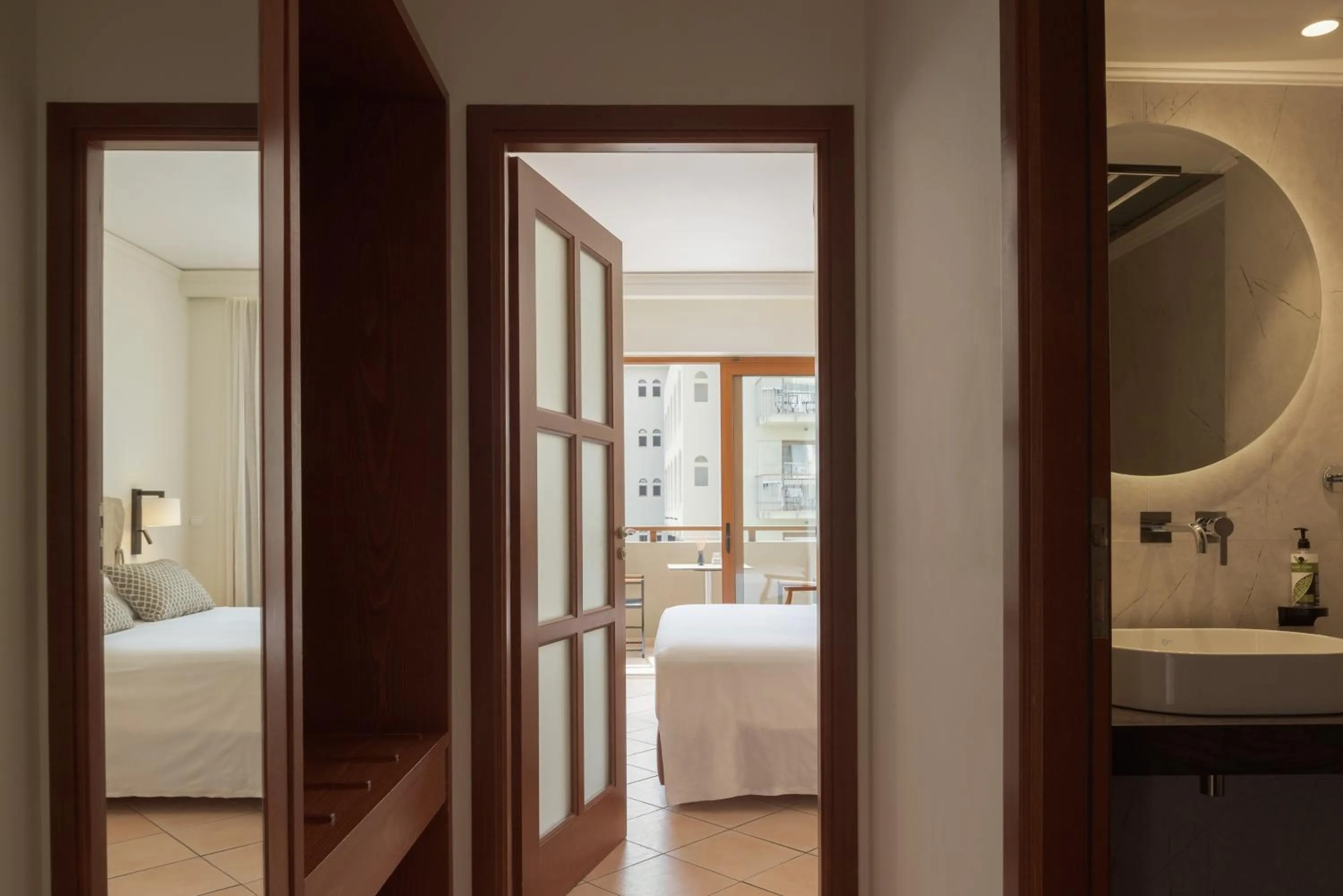 Bed in Theartemis Palace