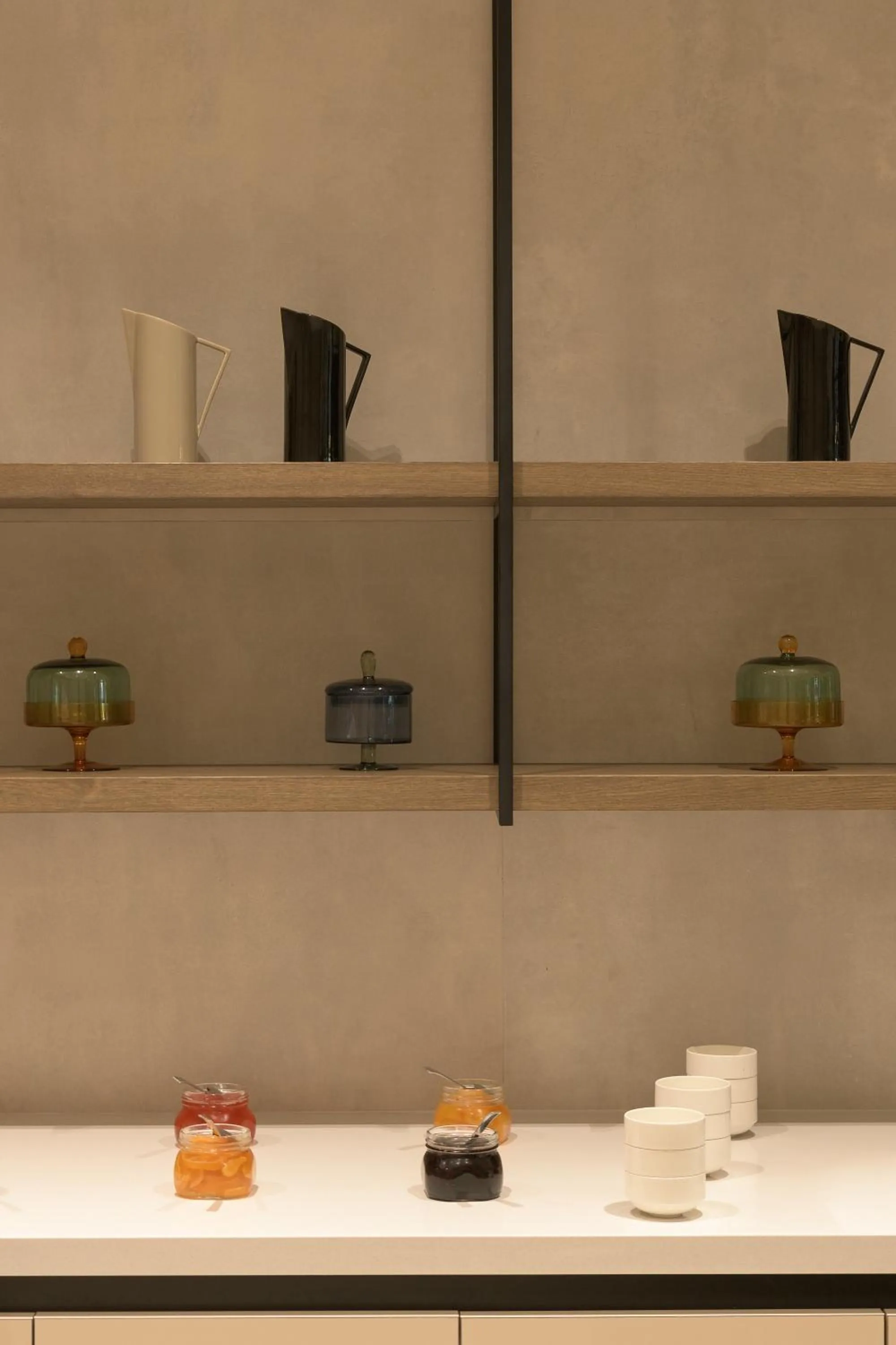 Restaurant/places to eat in Theartemis Palace