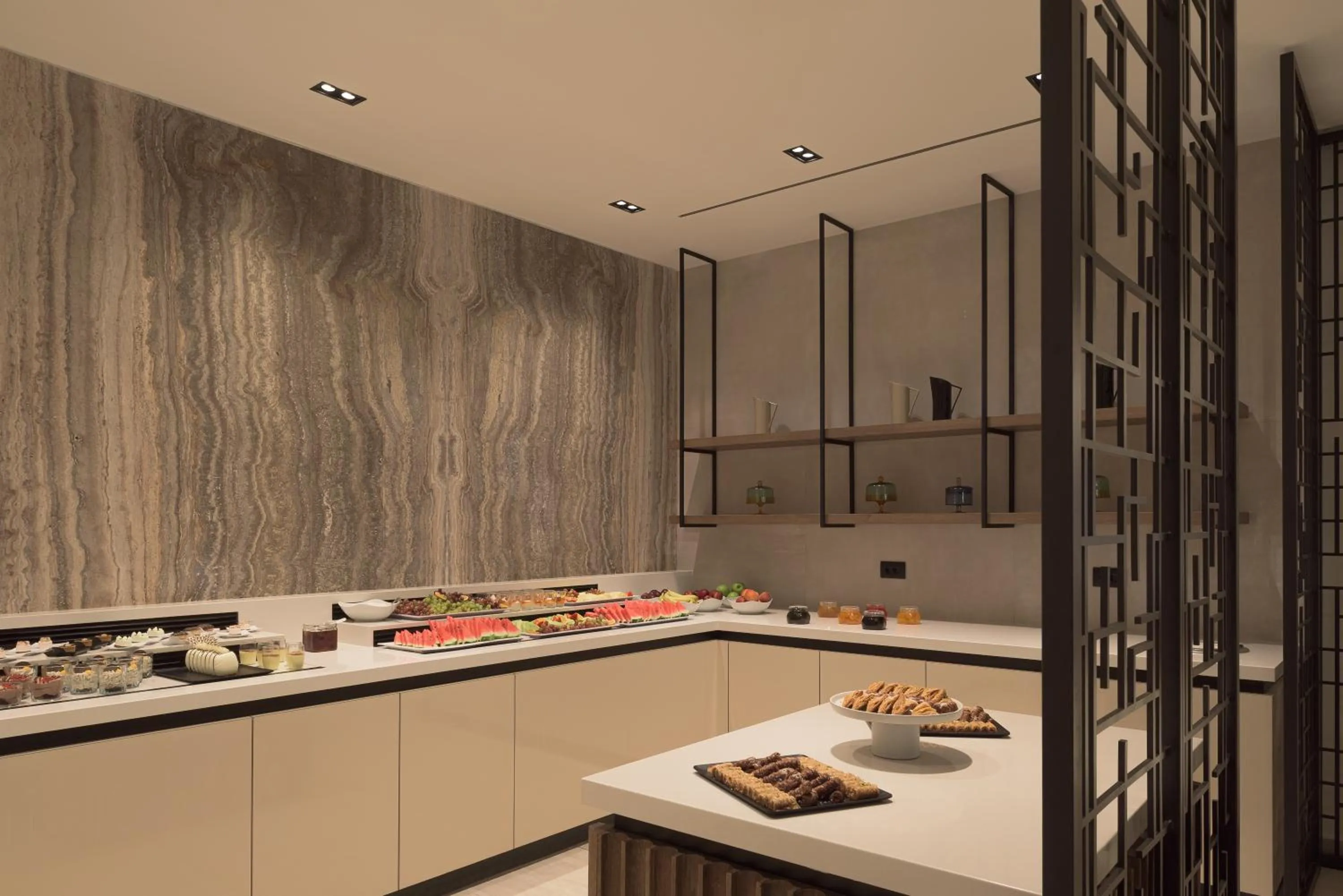 Food in Theartemis Palace