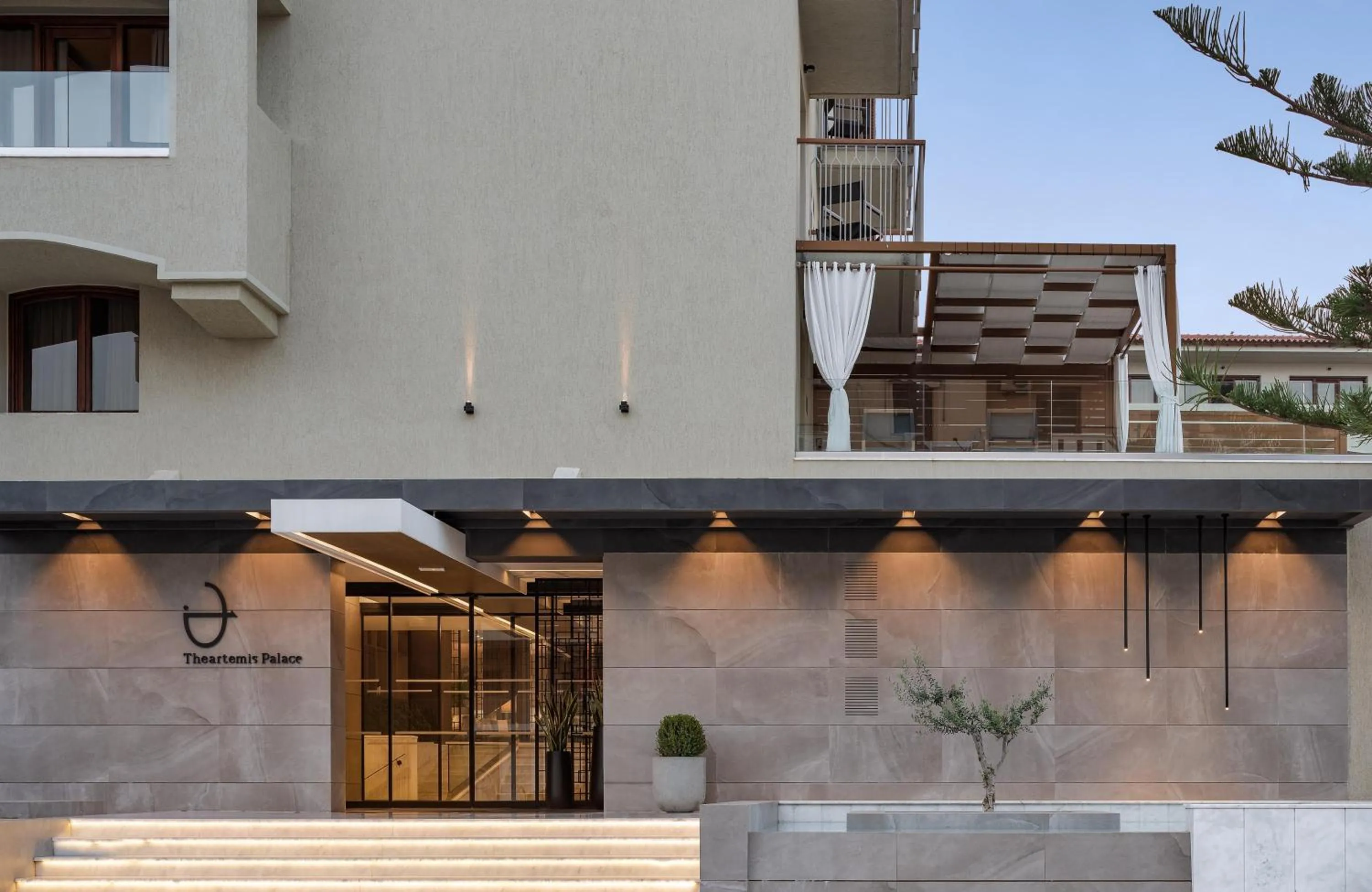 Property building in Theartemis Palace